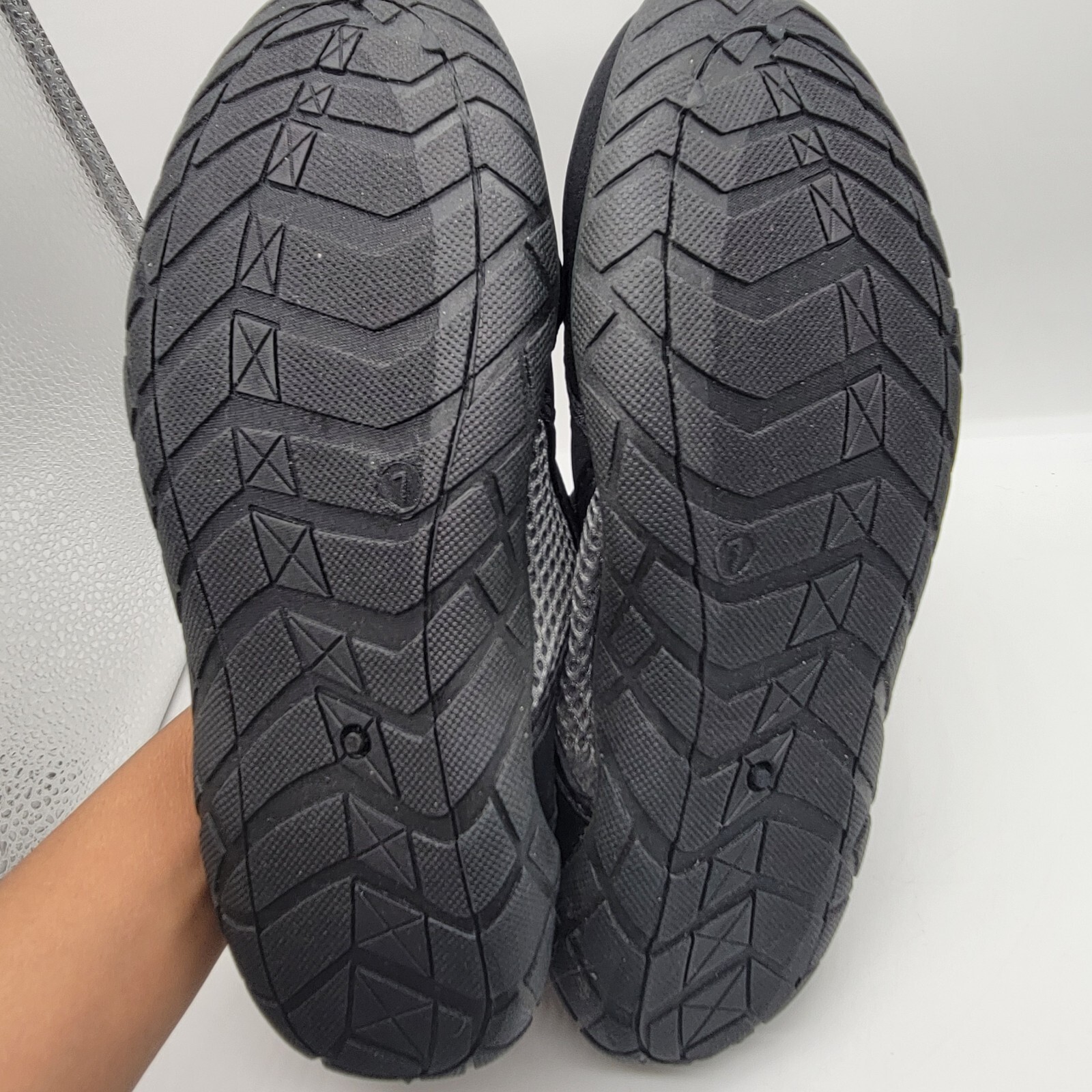 Brand New O’Rageous Water Park Men’s Shoes Slip on Size 7 Black Grey Yellow