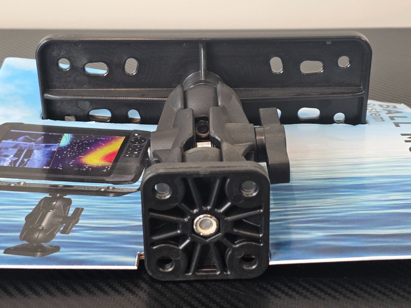 Scotty 163, 1.5″ Ball Mount with Fish Finder Universal Mounting Plate