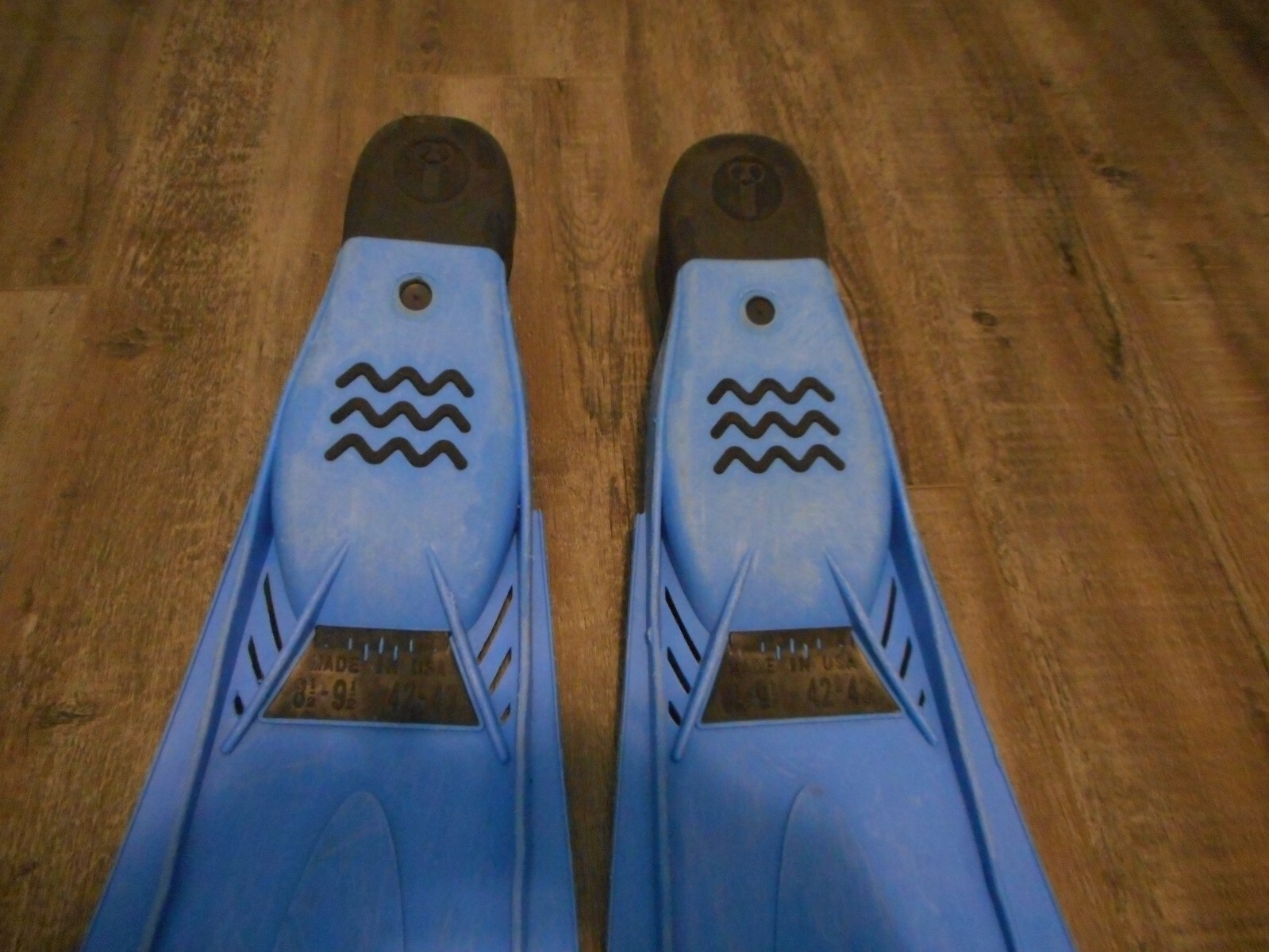 US Divers Fins Size 8 1/2 – 9 1/2 Blue Made In U.S.A.