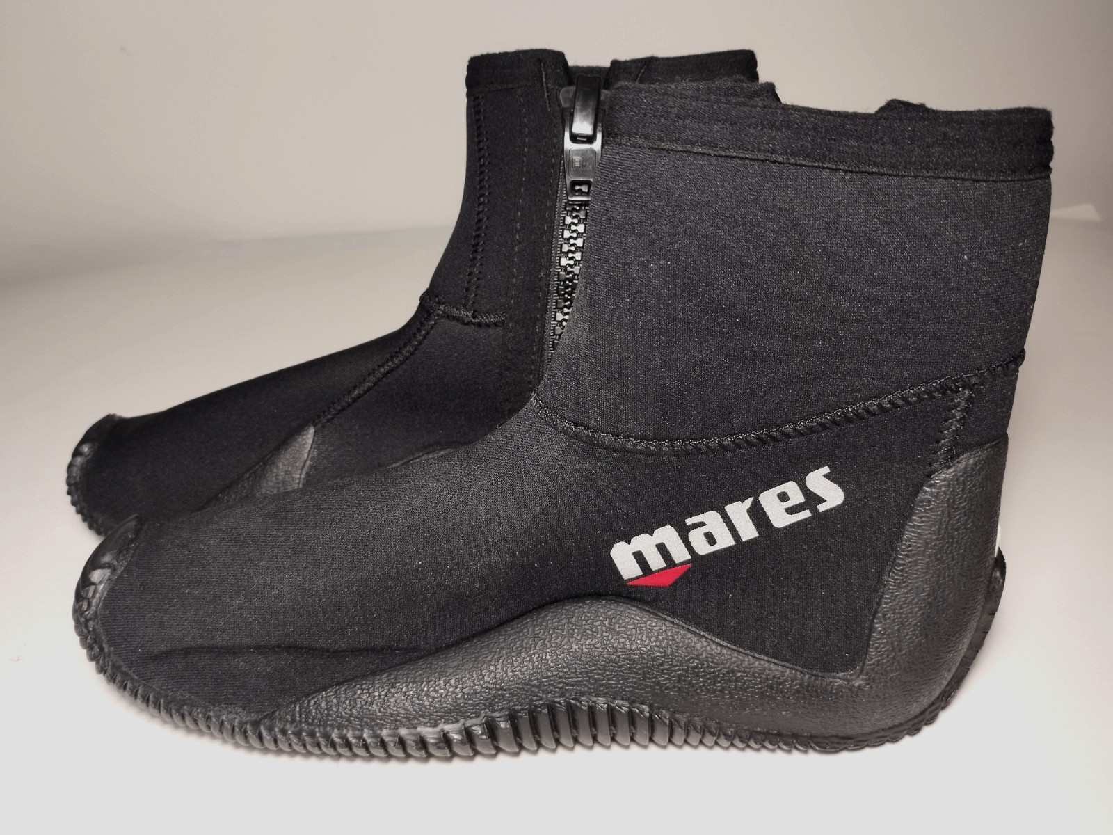 Mares 5mm Classic Diving Boots 5 – Size 10 – with Zipper Unisex NEW