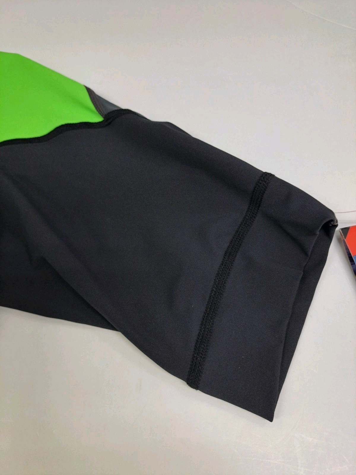 NWT C- Skins Mens Short Sleeve Rashguard UV 50 Grey/Green M #7151