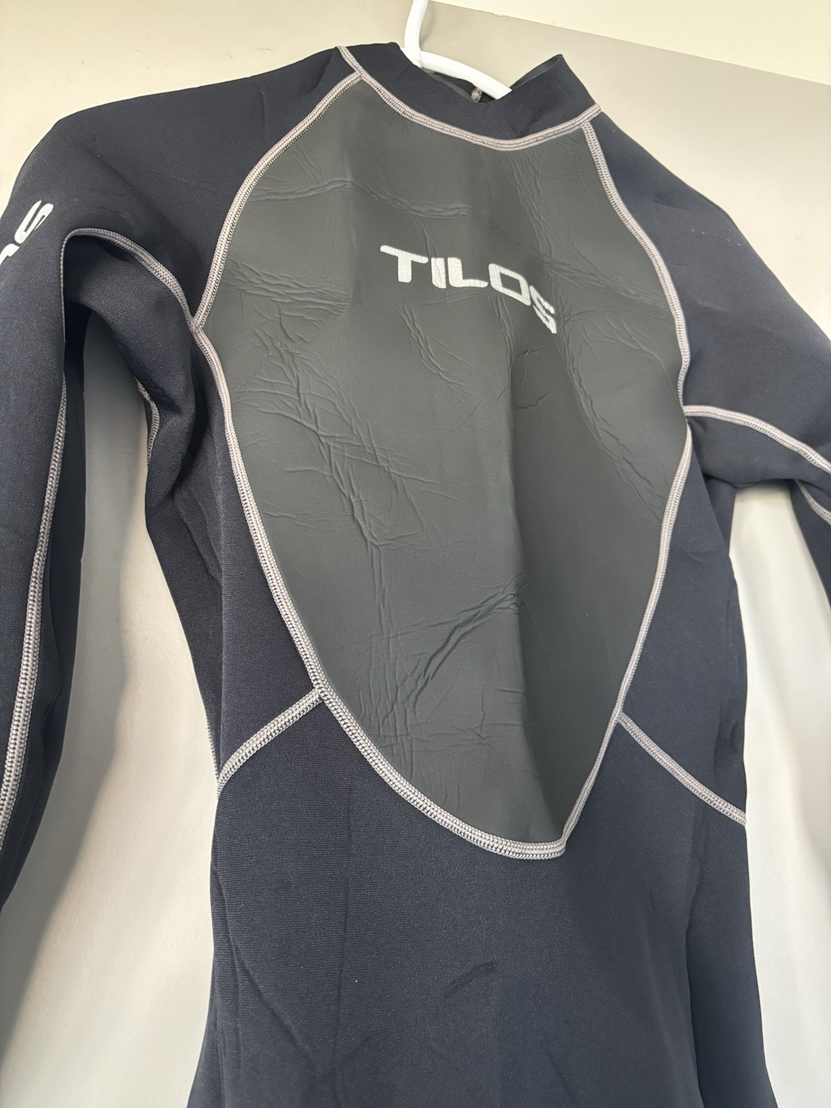 Tilos Men’s Full Wetsuit Black/Gray Full Length Long Sleeve Front/Back Zip
