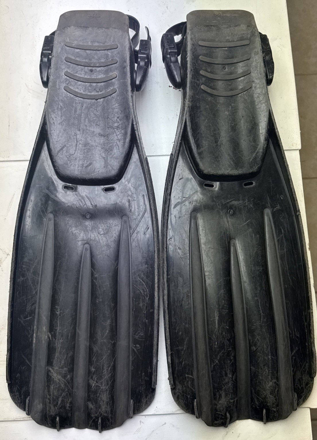 tusa fins