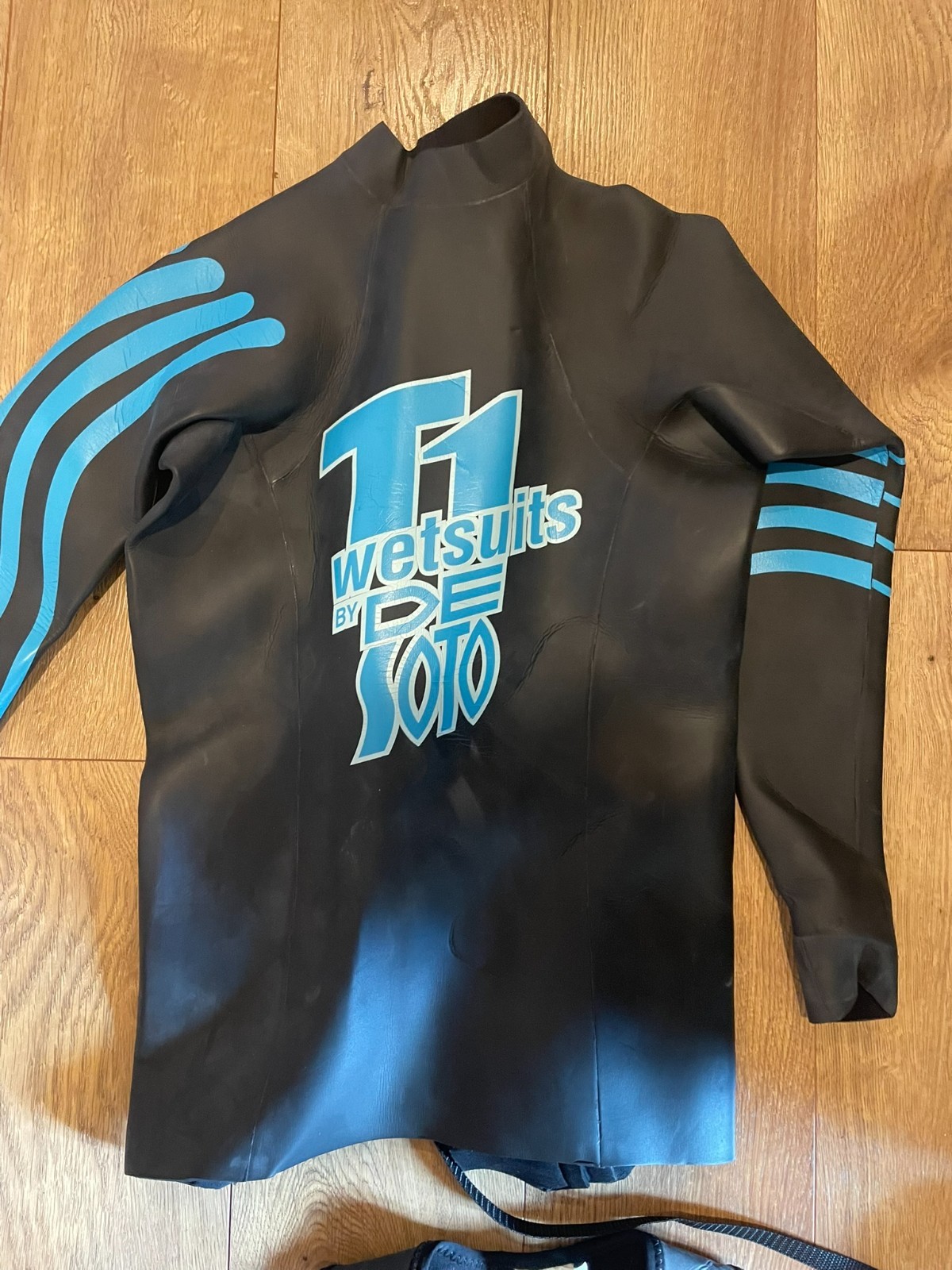 De Soto T1 Triathalon 2 piece wetsuit Women’s size 2/ XS