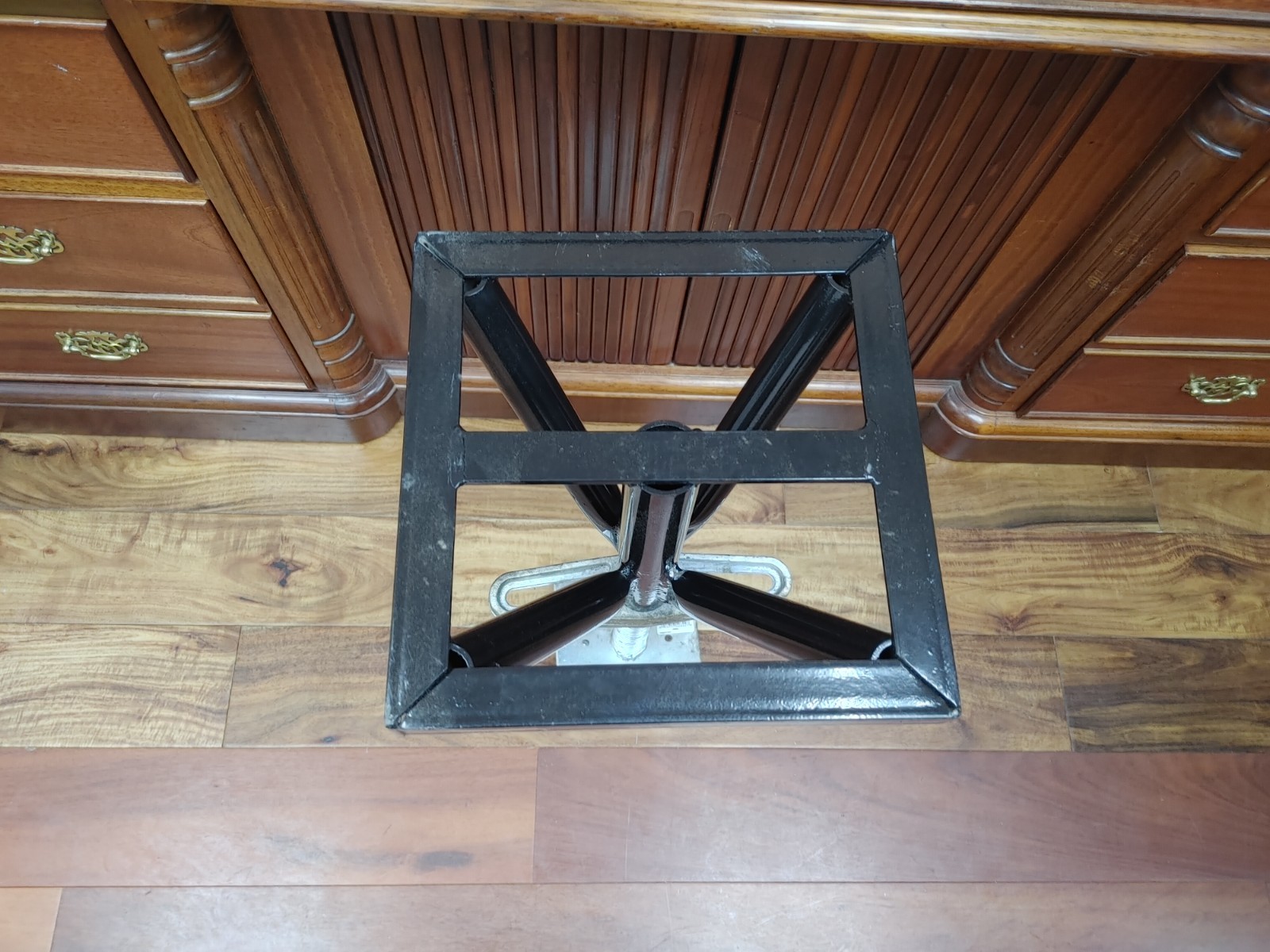 Camco Boat Stands Stackable V-Top Boat Keel Stand – Adjustable 15″ to 23″