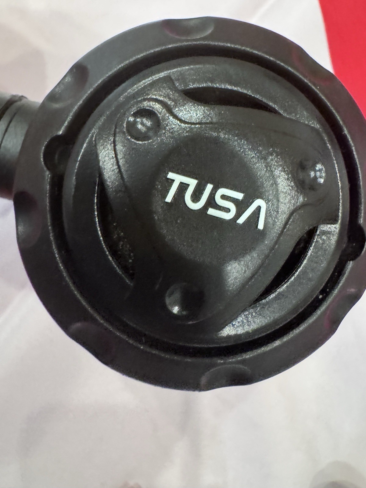 SCUBA TUSA S1001 FIRST AND SECOND STAGE REGULATOR LOOKS LIKE NEVER WET!