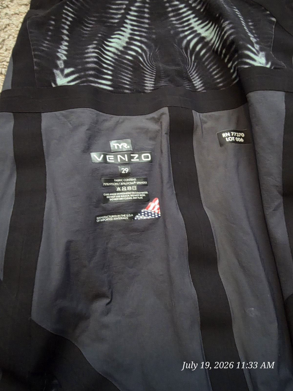 TYR Venzo Women’s Competitive Closed Back Kneeskin Swimsuit Size 29 Black/Gray