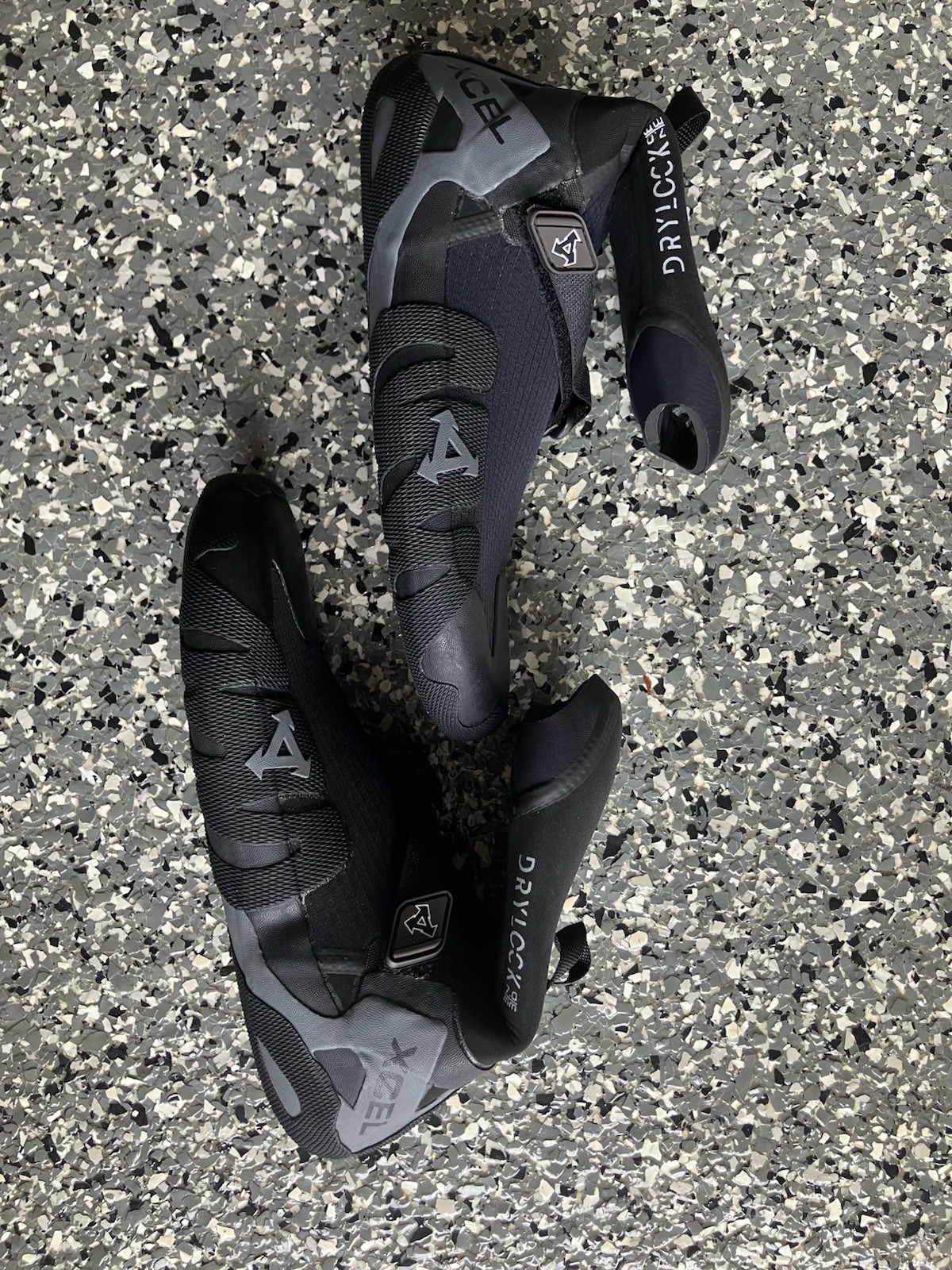 XCEL Drylock Water Boots/Booties Black/Gray MPN ACV79819-BGR-10.5