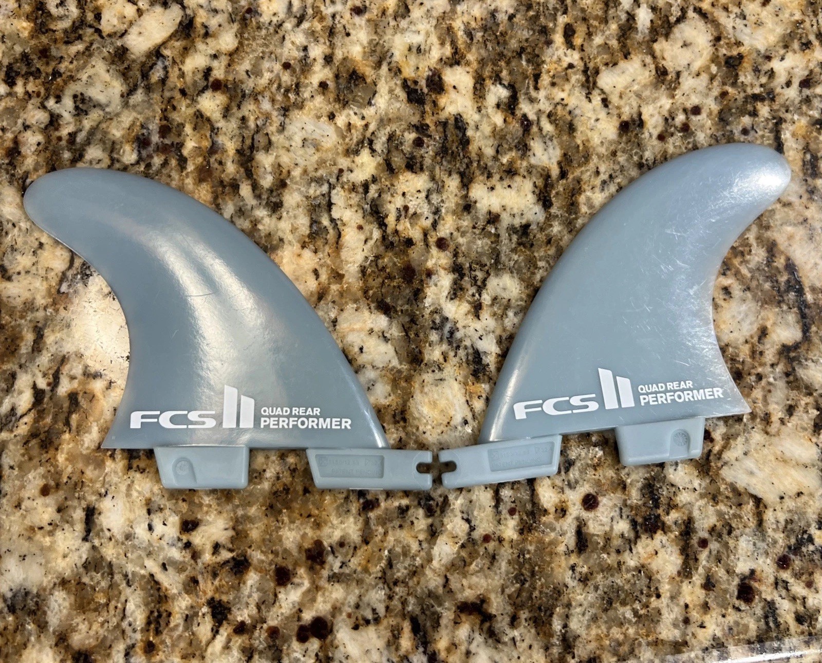 FCS II Performer Glass Flex Quad Rear Fin Set – Medium/ 145-175 Pounds