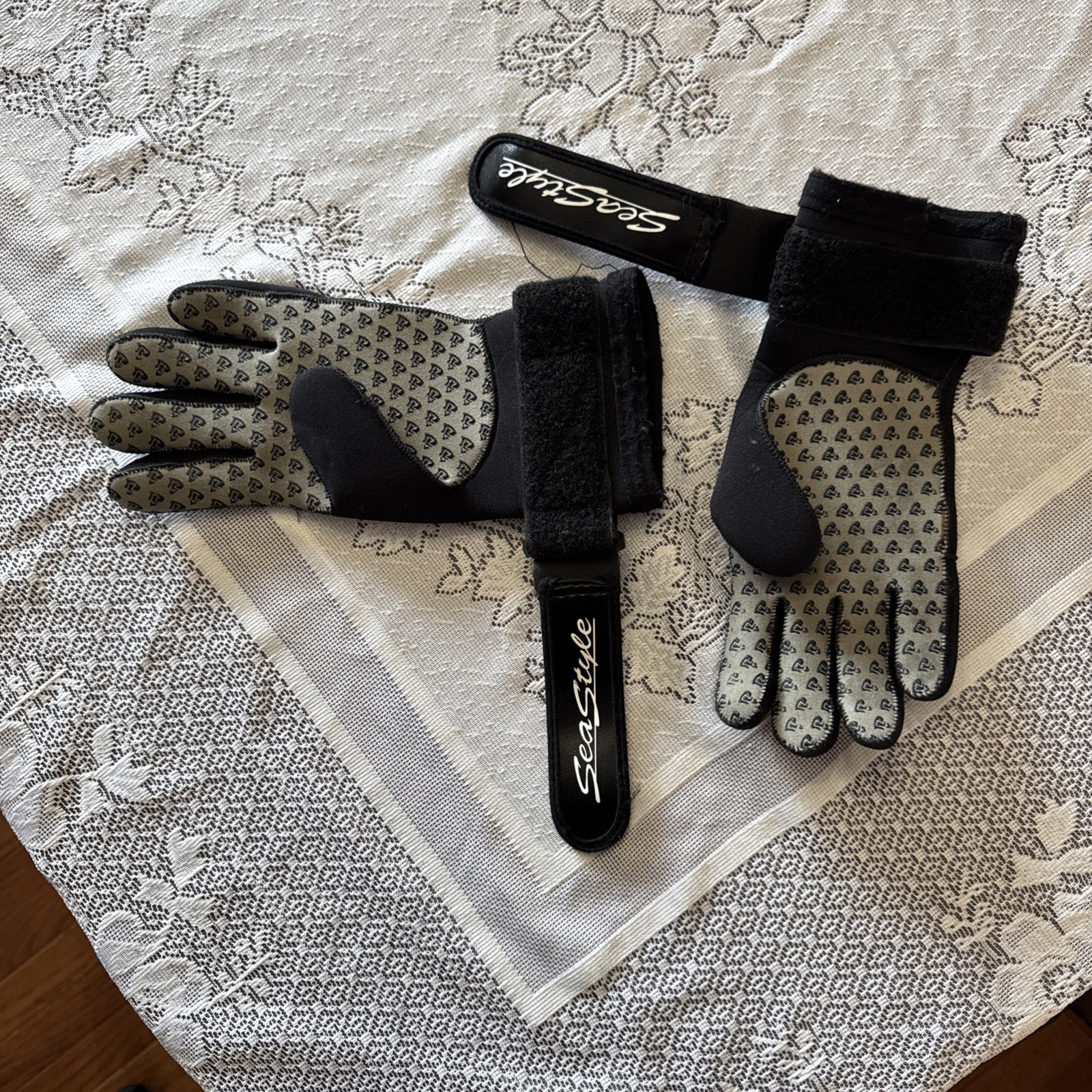 DEEP SEE SEA STYLE® Scuba Diving Gloves Snorkeling Size MEDIUM Black Neoprene