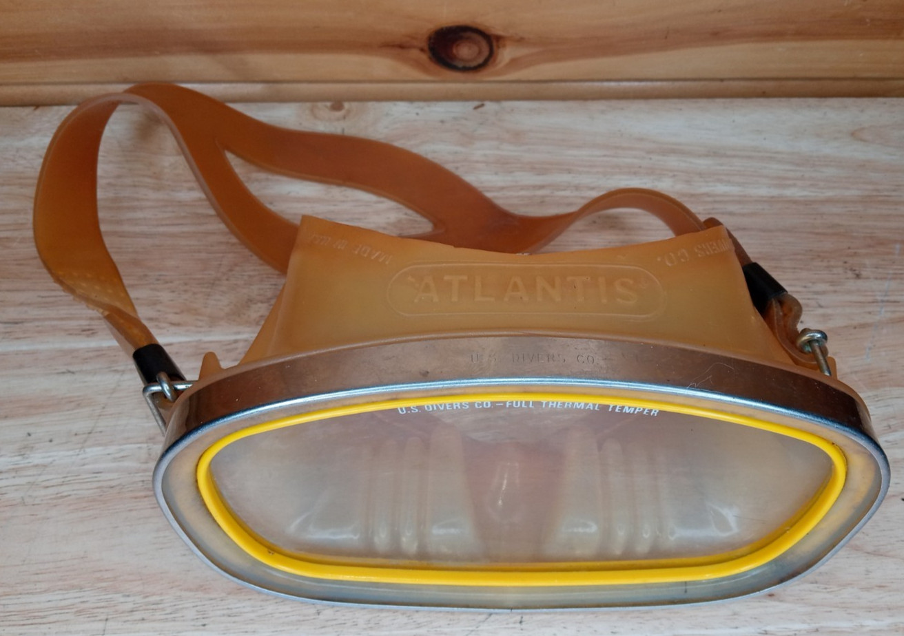 Vintage US Divers Aqualung Atlantis Scuba Diving Mask Tempered Glass USA