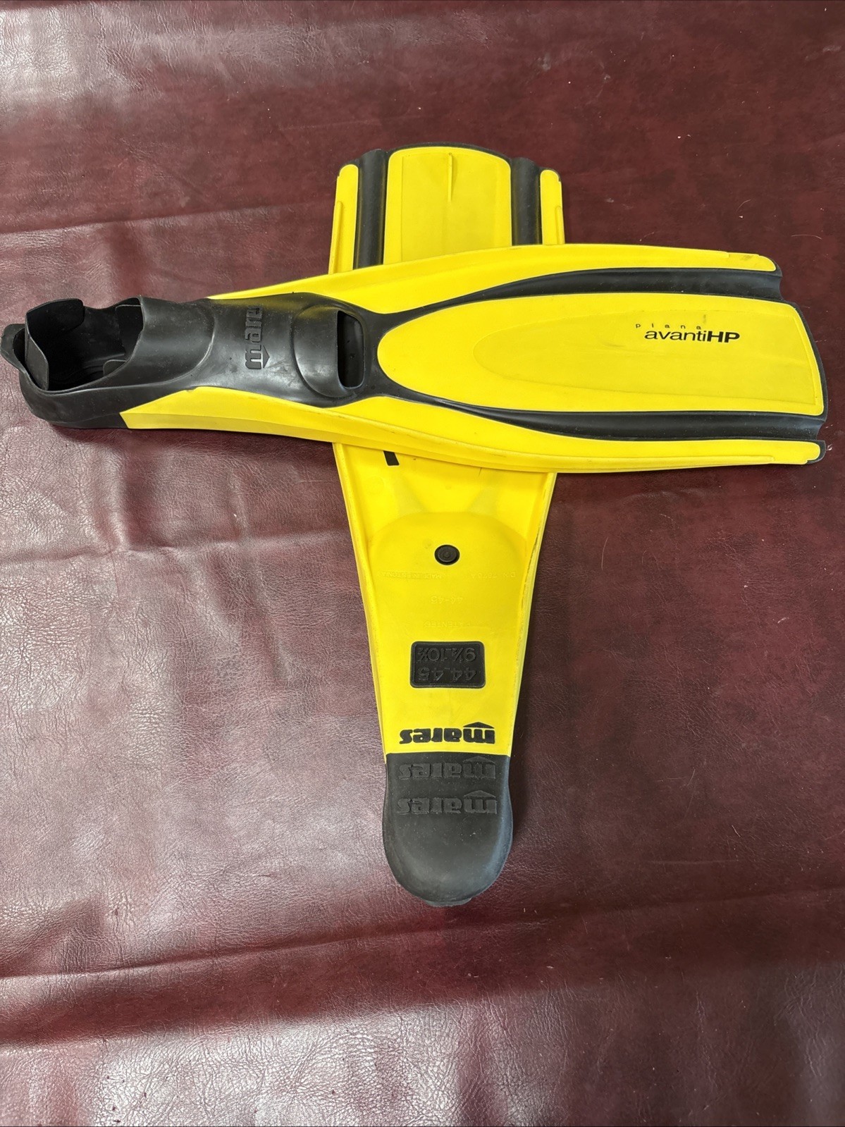 Mares Avanti HP Flippers Size 44-45 Shoe Size 9 1/2 – 10 1/2 Yellow & Black