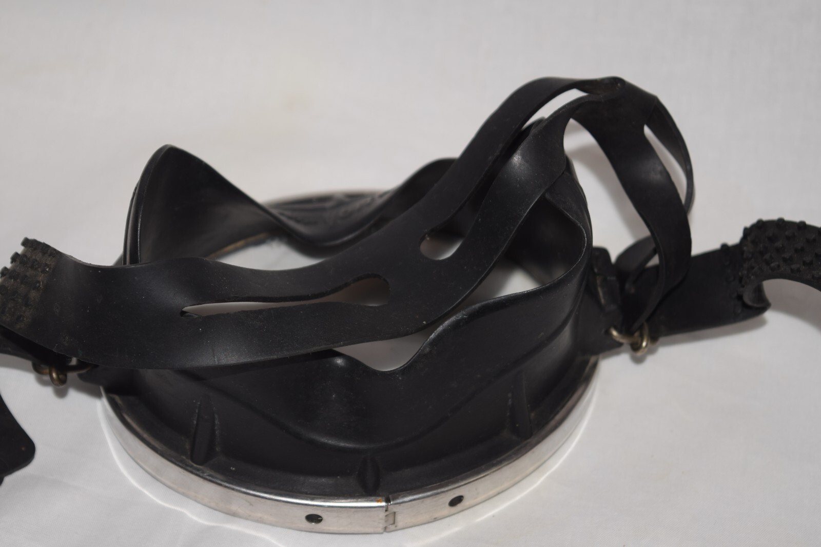 Vintage Voit Black Swimming Diving Mask 88 457 Tempered Oval Glass Strap GUC