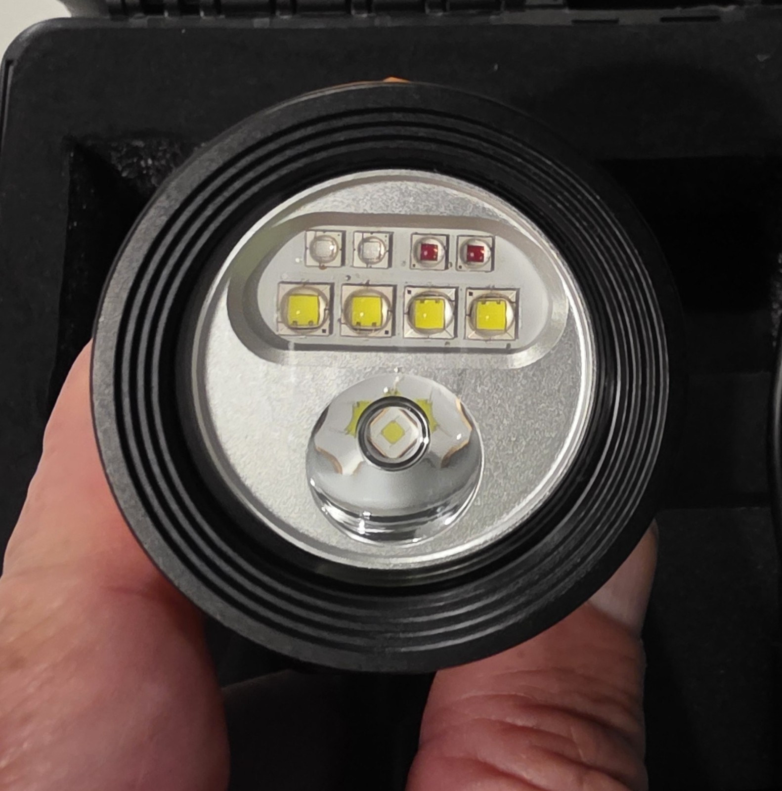 OrcaTorch D900V 2200 Lumens Light – Red, UV, white 120° wide, 8° spot beam