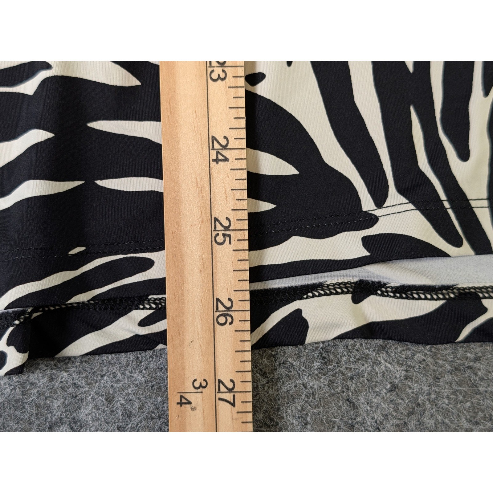 Lands End Womens 3X 24W-26W Swim Tee Rash Guard Black Ivory Abstract Zebra Print