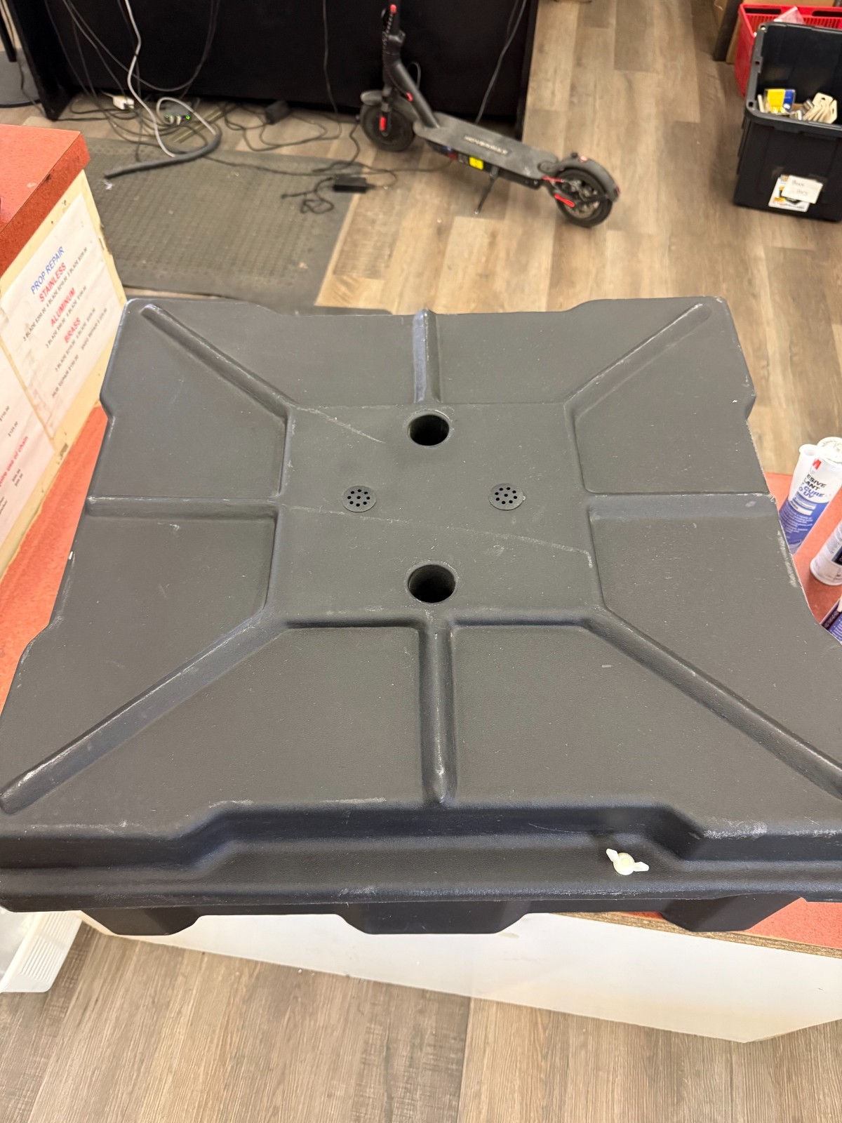 Dual 8D BATTERY BOX