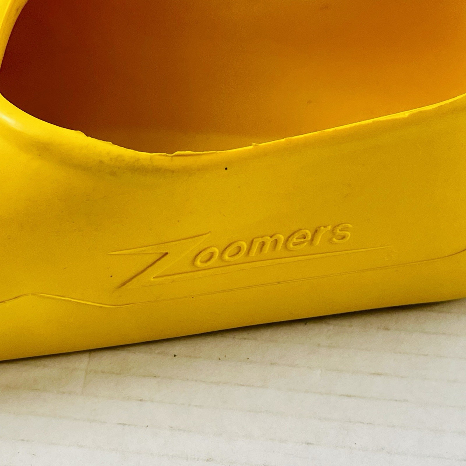 Finis Unisex Sz D F 6.5-8/M 5.5-7 Zoomers Gold Diving Swim Training Fins