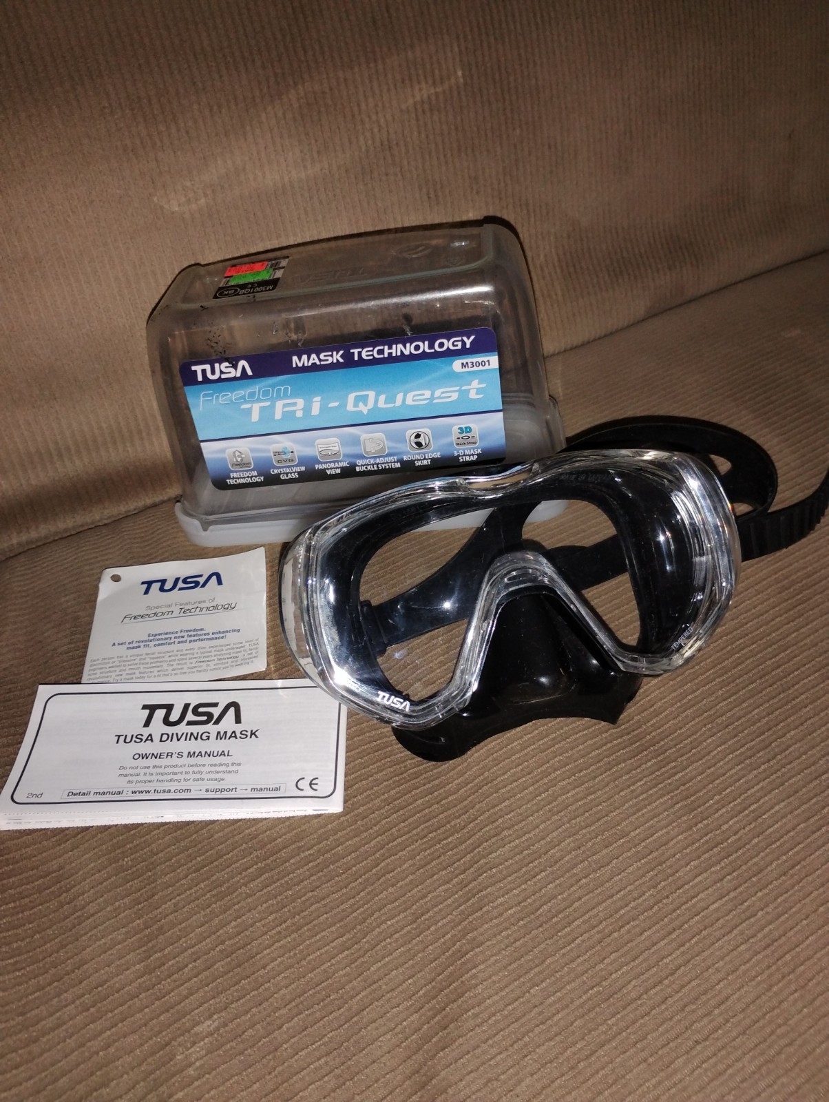 Used Tusa M3001QB Blk Freedom Tri-Quest Dive Mask