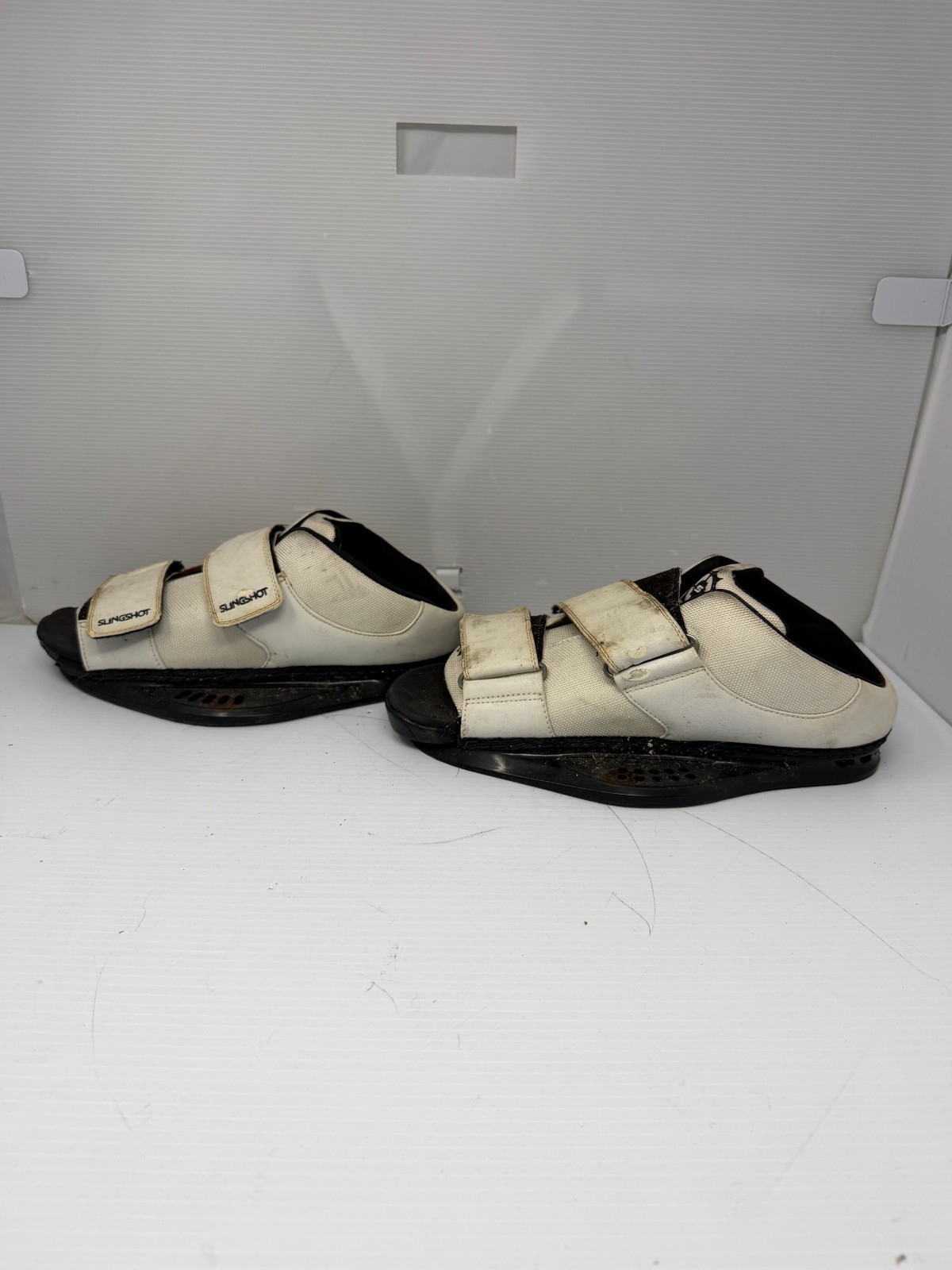 Slingshot Joint Wakeboarding, Kiteboarding, BindingsL/XL Rough Condition READ*