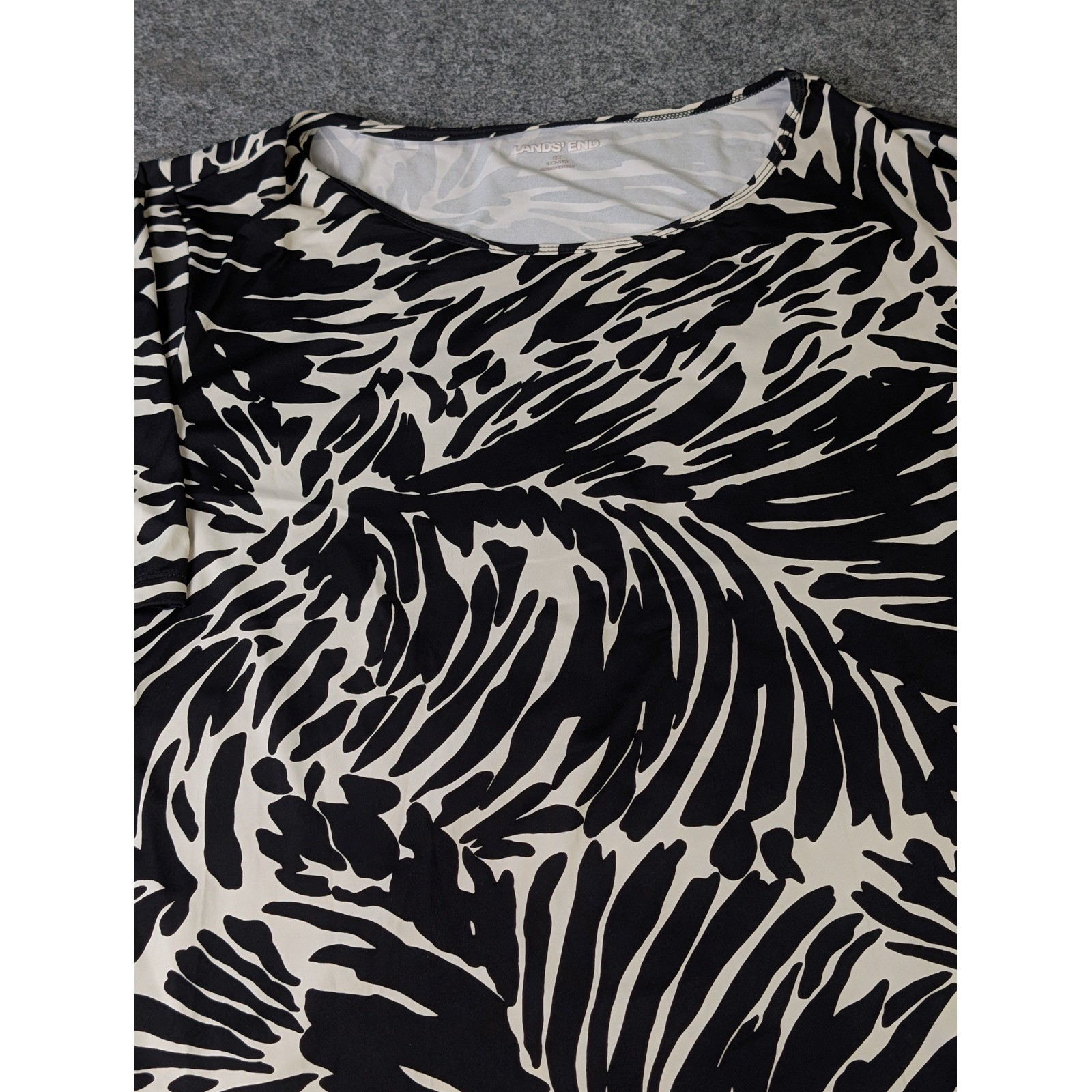 Lands End Womens 3X 24W-26W Swim Tee Rash Guard Black Ivory Abstract Zebra Print