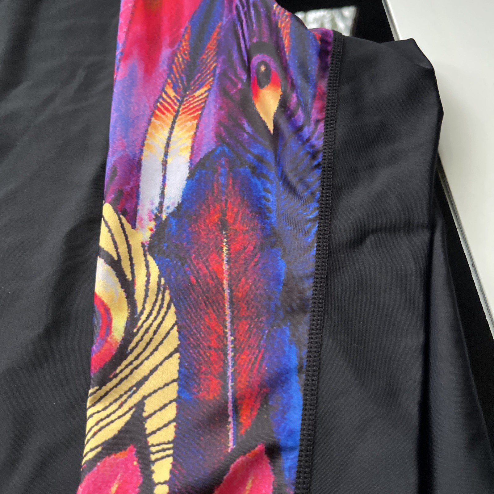 Rash Guard Men’s Size Large Long Sleeve Peacock Feather Pattern Sleeve