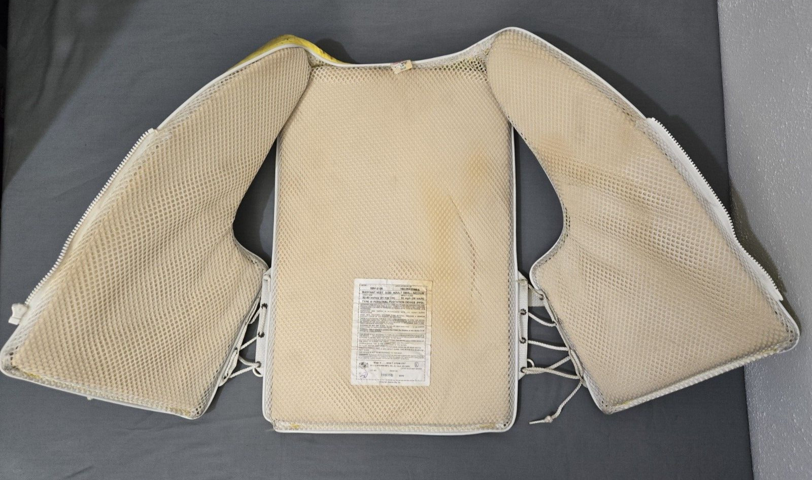 Stearns Buoyant Vest Adult Small/Medium Chest 32-40″ Type 2 Yellow Zip Up Buckle