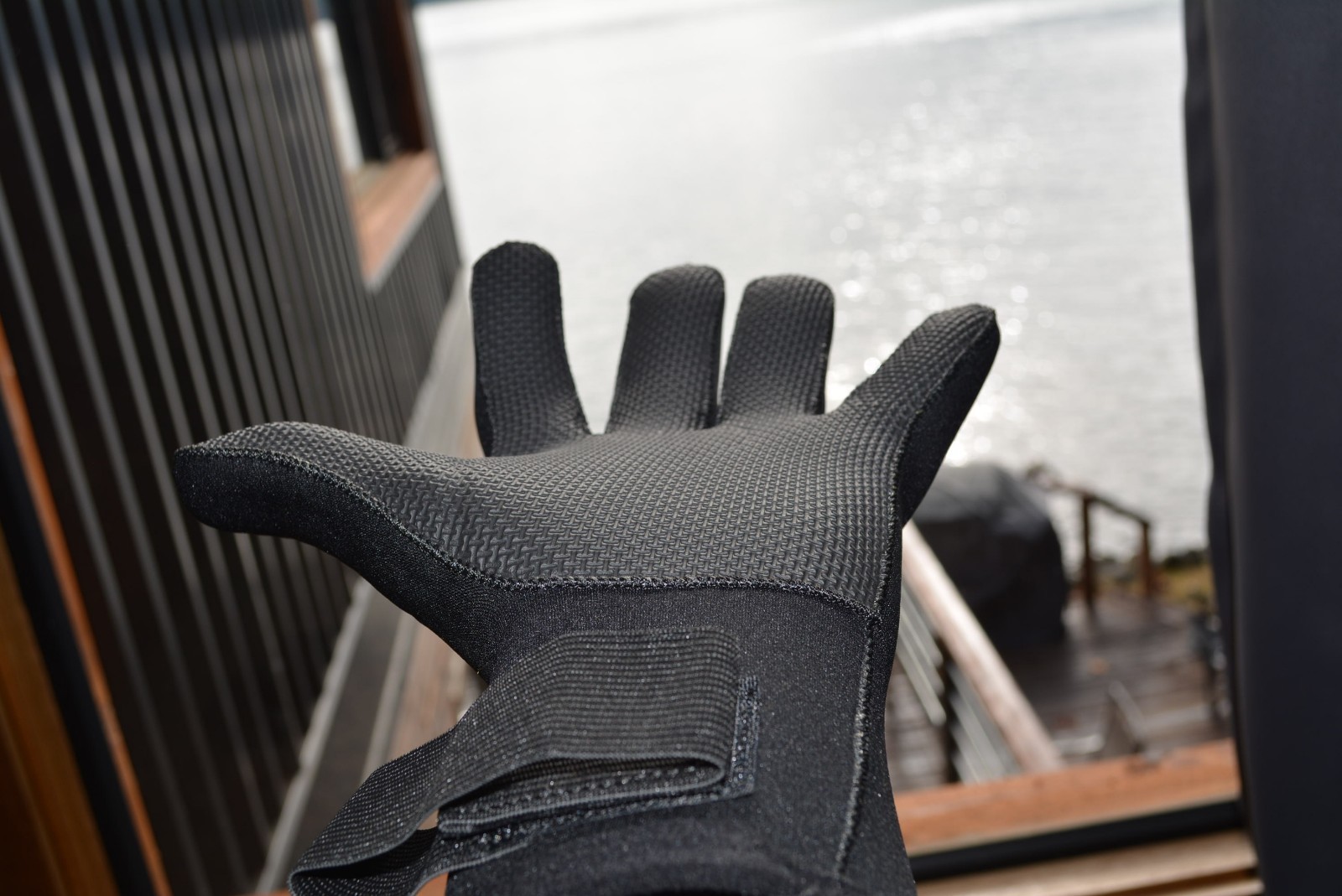 Neoprene gloves 4mm New, nice, the real deal ( GREAT DEAL)