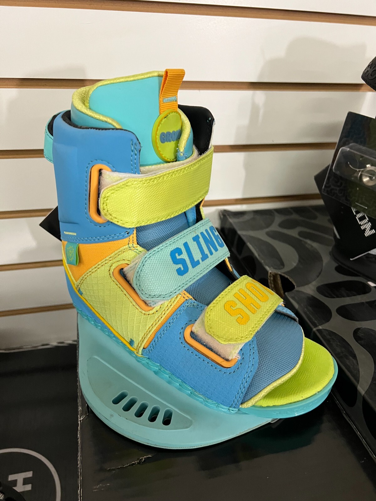 SLINGSHOT OPTION WAKEBOARD BOOT – SIZE 1-3