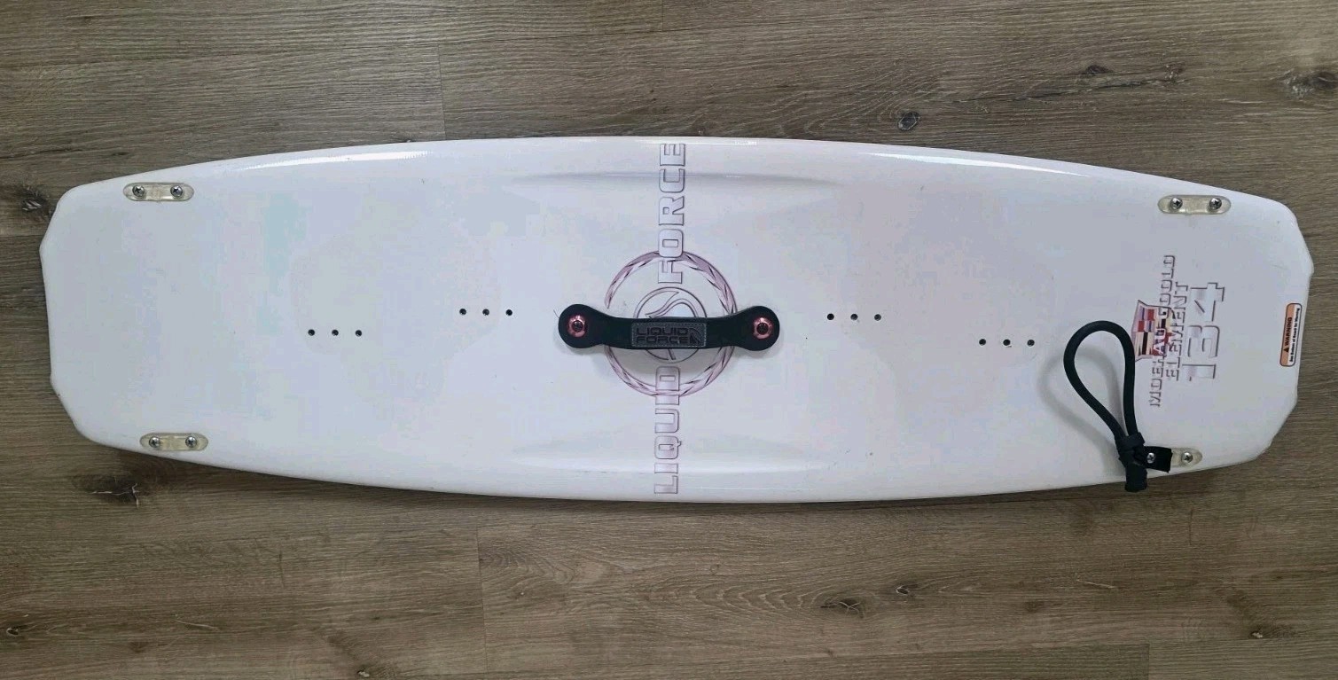 Liquid Force Element 134 Wakeboard Moehau Goold