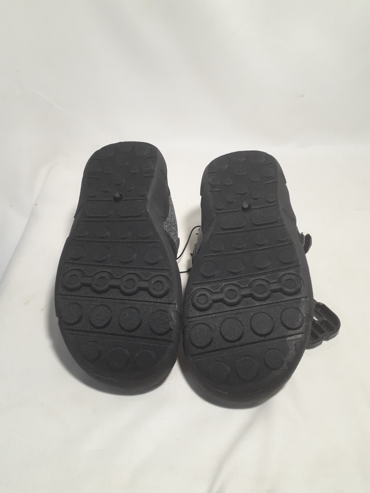 Wave Zone Boy’s Gray, Green Water Shoes Beach & Water Parks, Size 2