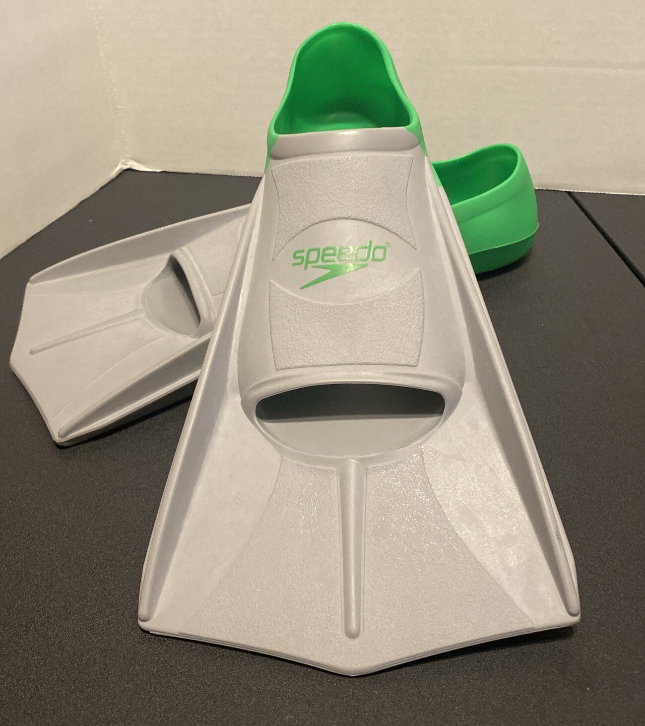 SPEEDO Unisex-Adult Swim Training Fins Rubber Long GRAY/Green Sz 5-6 E00003