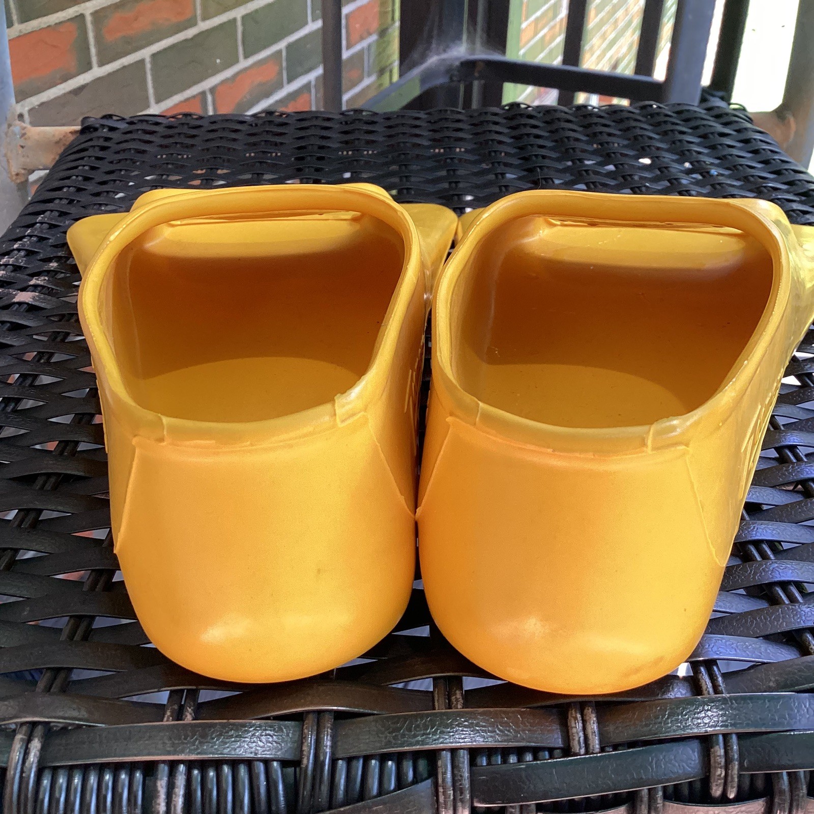 FINIS Zoomers Gold Short Blade Training Fins “sz D”-US-Sz (M 5.5-7) (W 6.5-8)