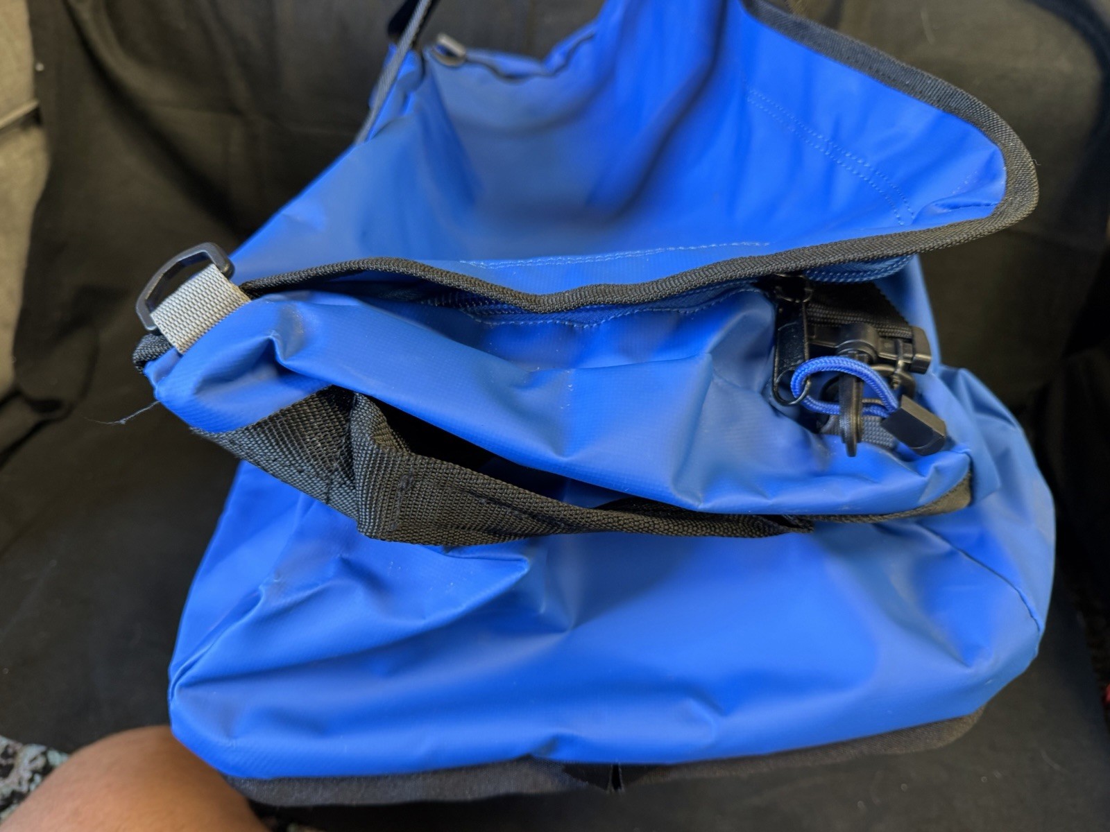 Penn XL Boat Fishing Tackle Bag Blue PND001DI-BLU 28.1”, Brand New w/ Tags