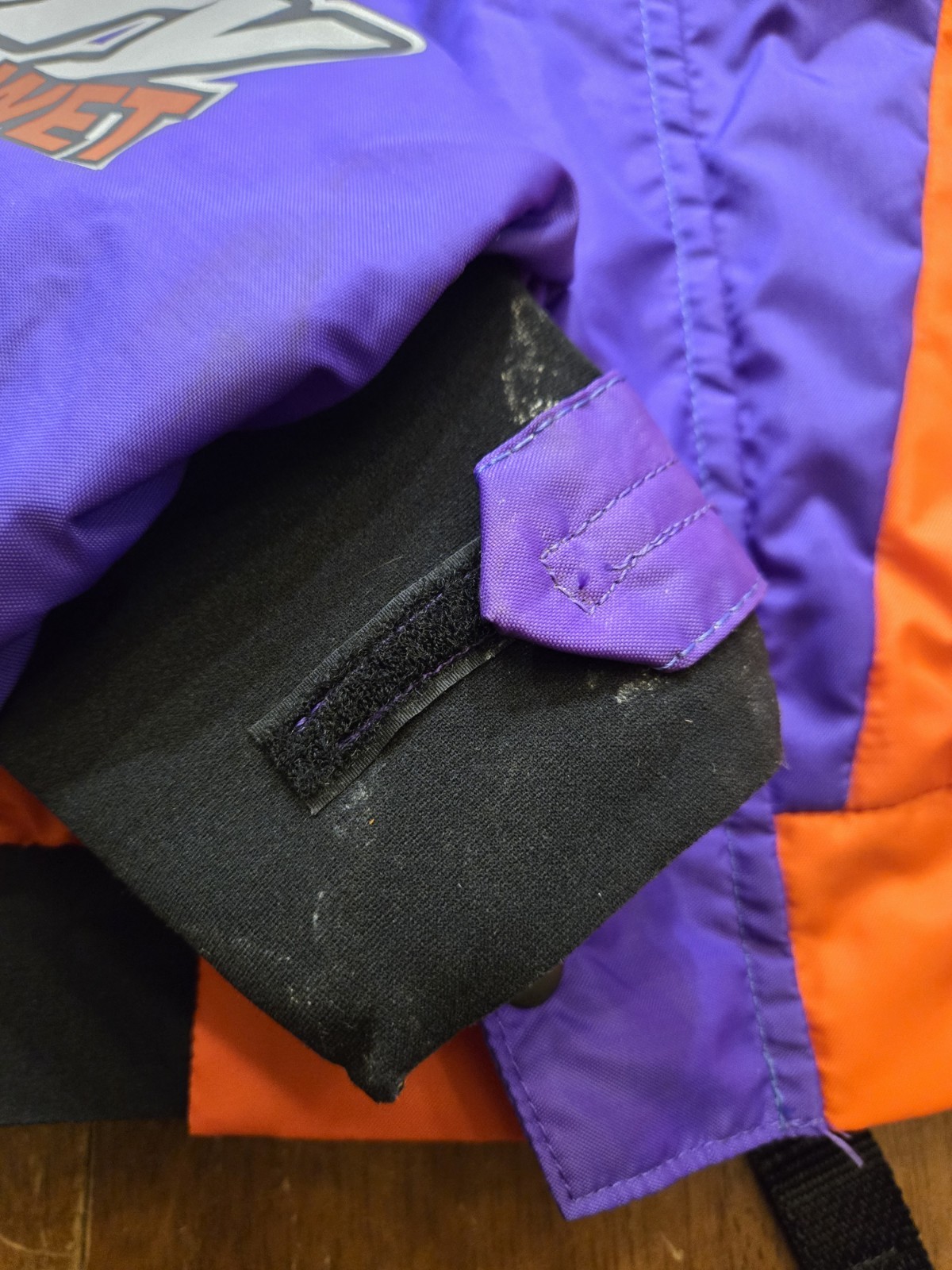 SLIPPERY WHEN WET – Floatation Jacket Float Medium 40-42 5077 Waterski Boating