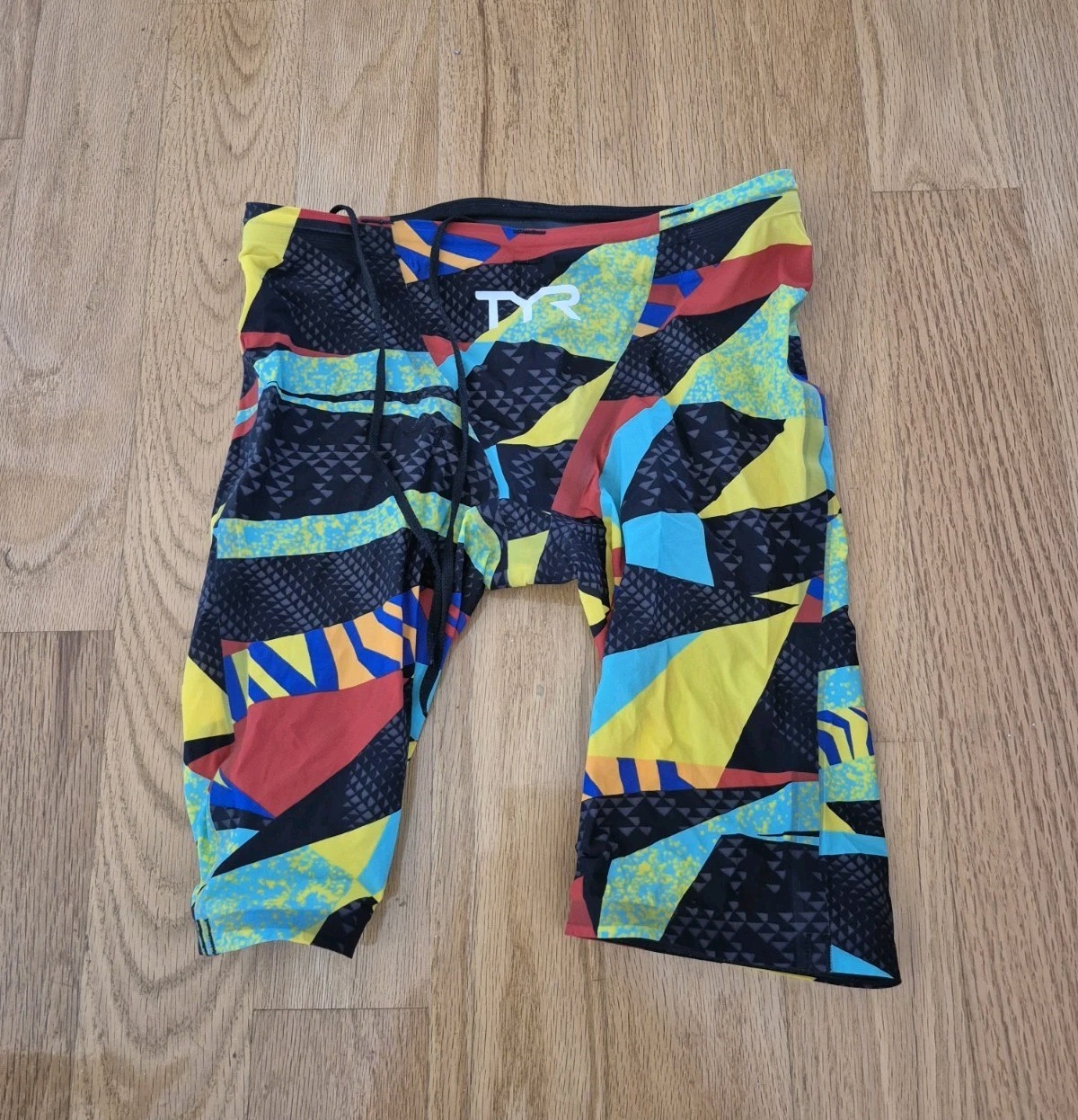 TYR Avictor Prelude Men’s Size 28 Tech Suit