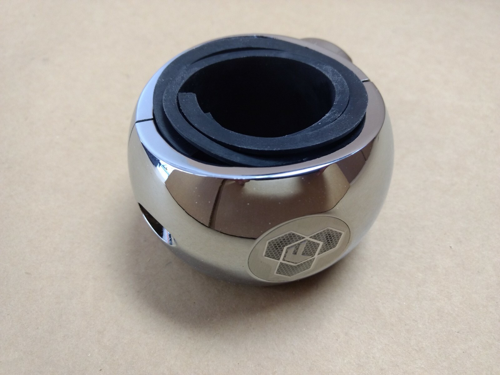 UNIVERSAL ALUMINUM WAKEBOARD WAKE BOAT TOWER SPEAKER CLAMP 2-1/2 2-3/8 2-1/4