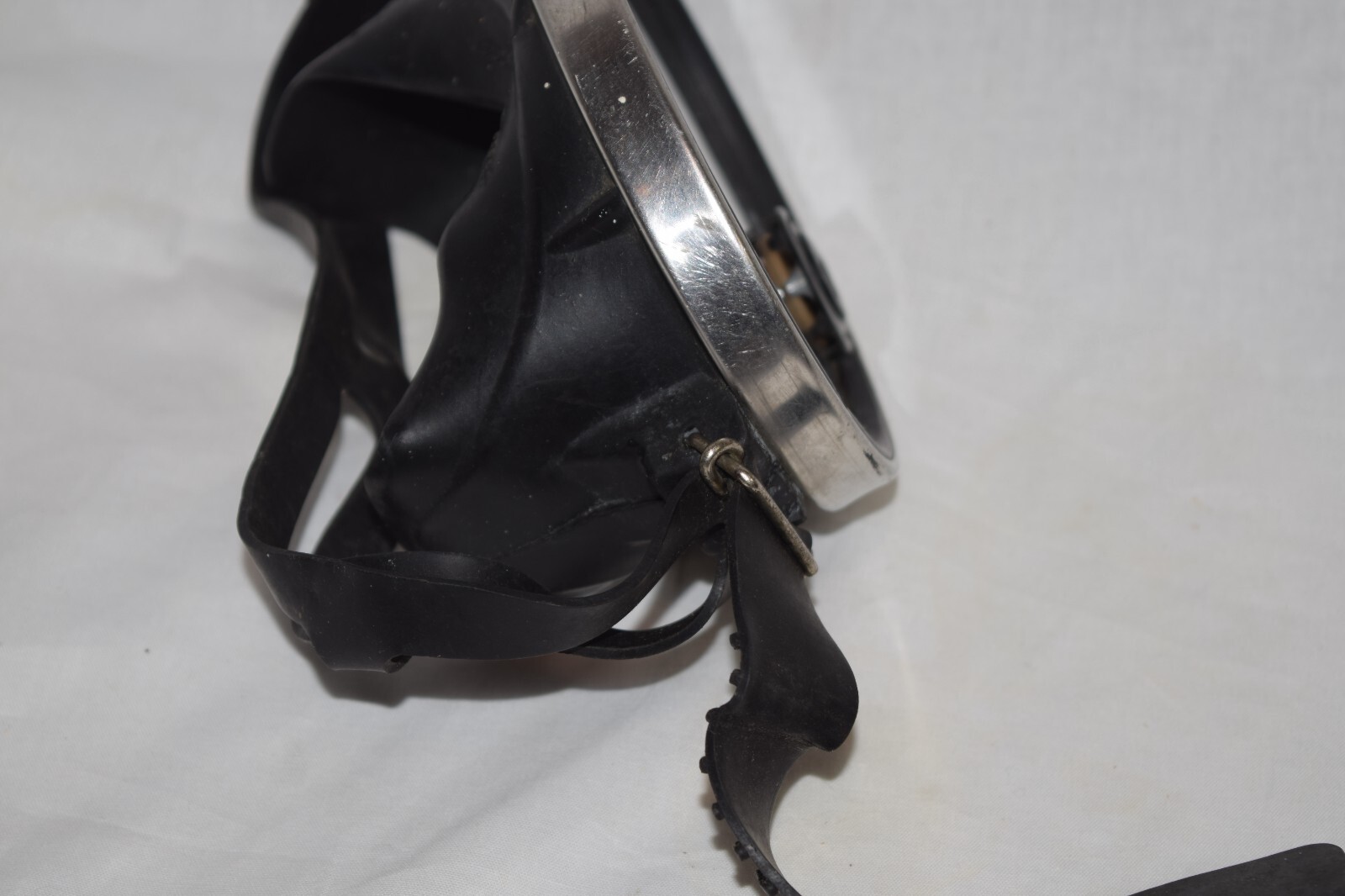 Vintage Voit Black Swimming Diving Mask 88 457 Tempered Oval Glass Strap GUC