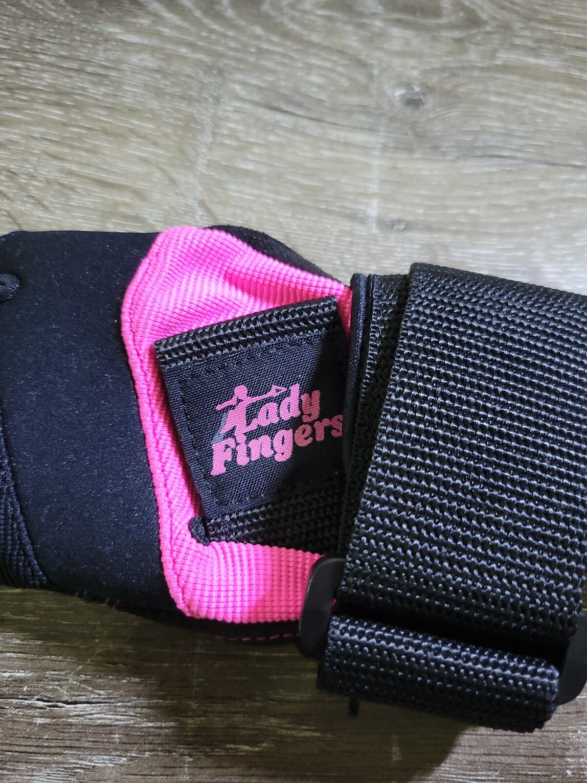 Gladiator Lady Fingers 3/4-Finger Waterski Gloves Women’s Black & Pink Small