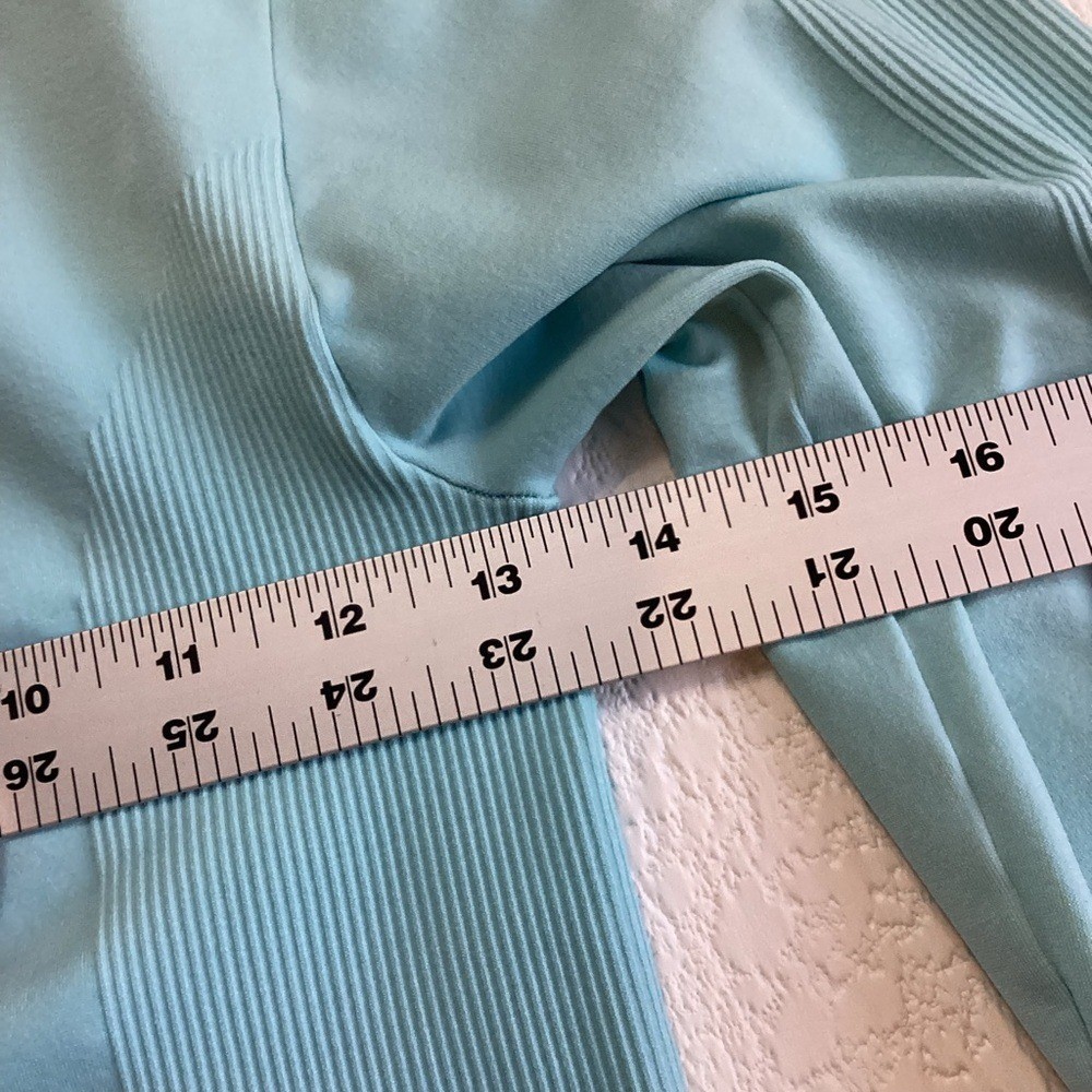 Patagonia waterGIRL Rash Guard Top Aqua Blue Long Sleeve Surf Swim Women’s Large