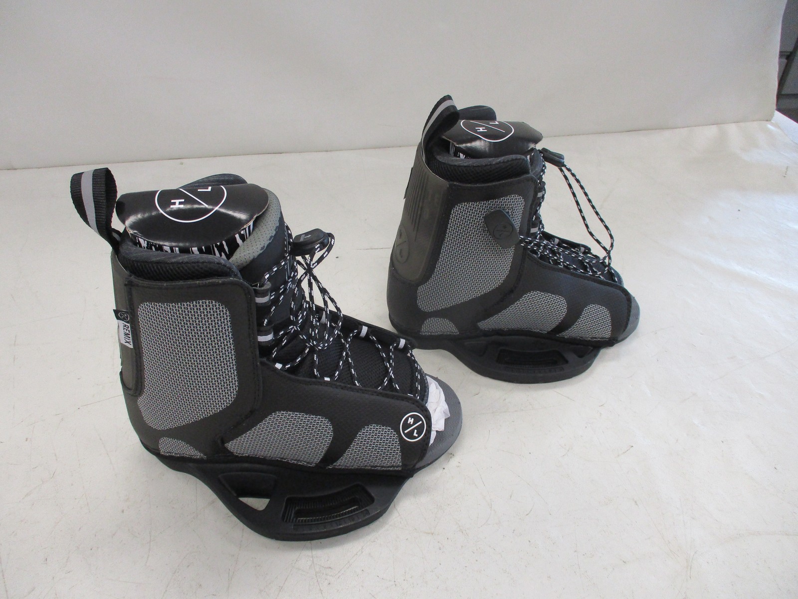 HYPERLITE (2026) REMIX KIDS WAKEBOARD BOOTS SIZE K12-Y2 BLACK 22393205 BOAT