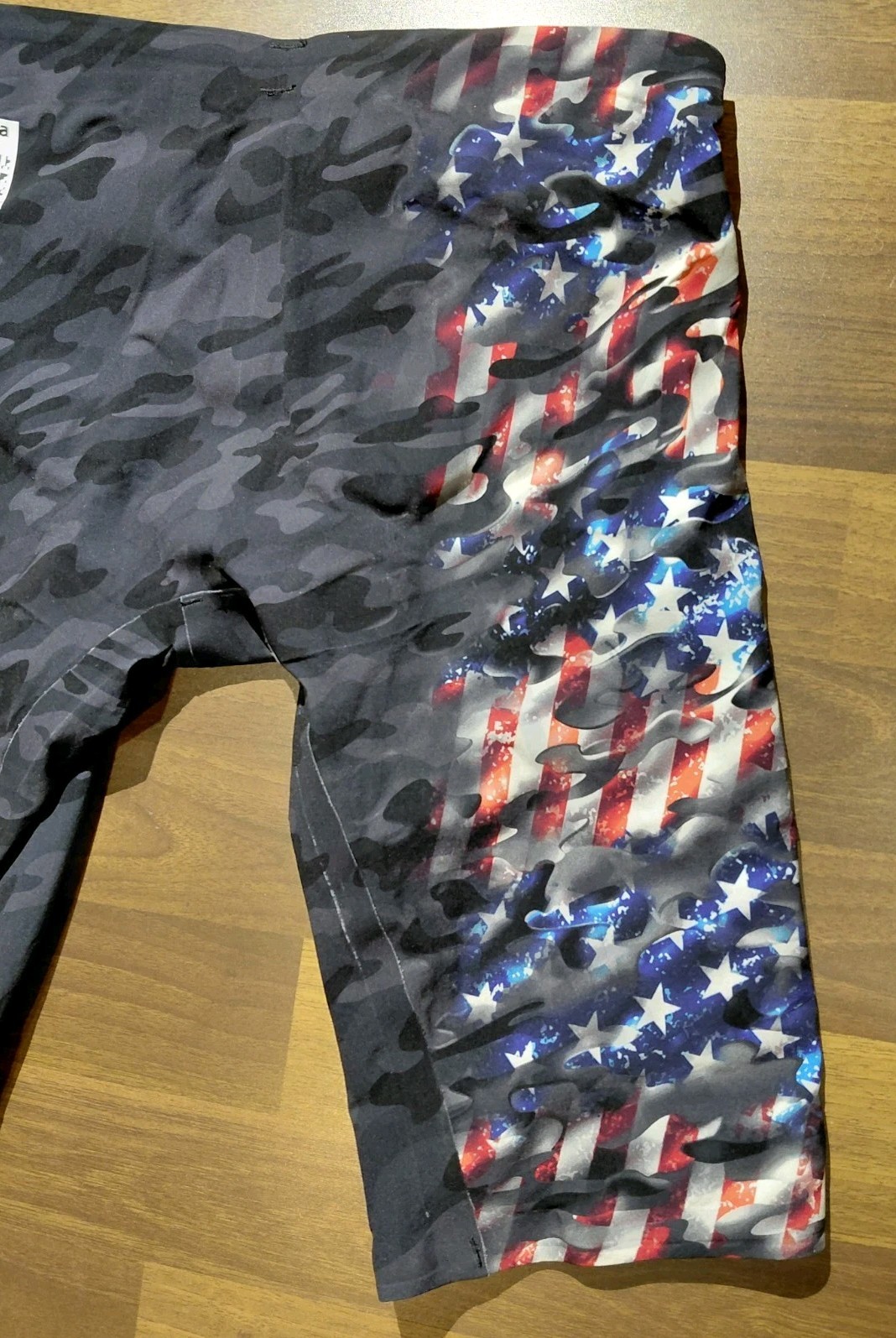 TYR Venzo Jammers USA Mens Size 29 FINA Competitive Jammers FINA Approved