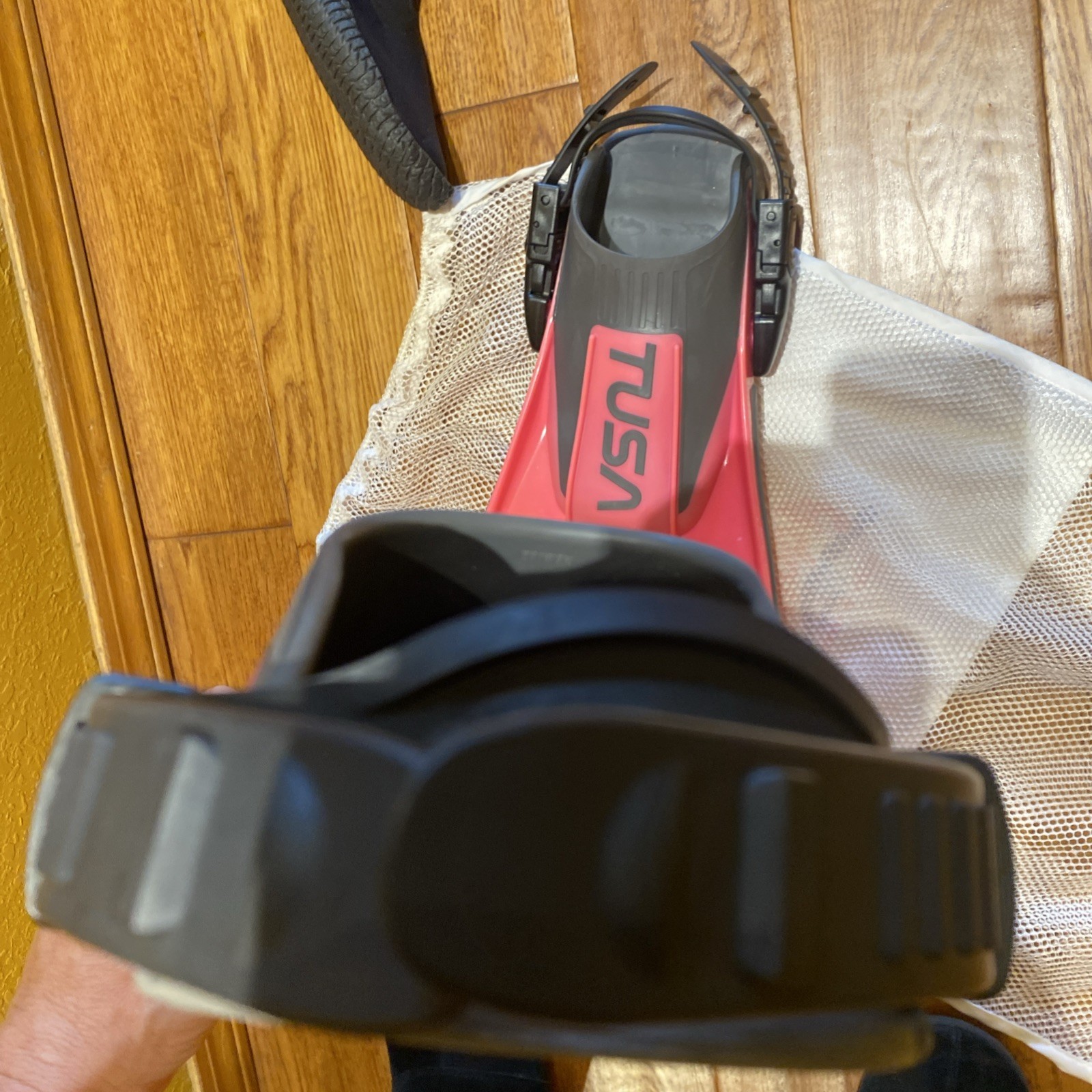 TUSA Liberator X-Ten Open Heel Diving Fins Pink + Scubapro Zip Boots Small + Bag