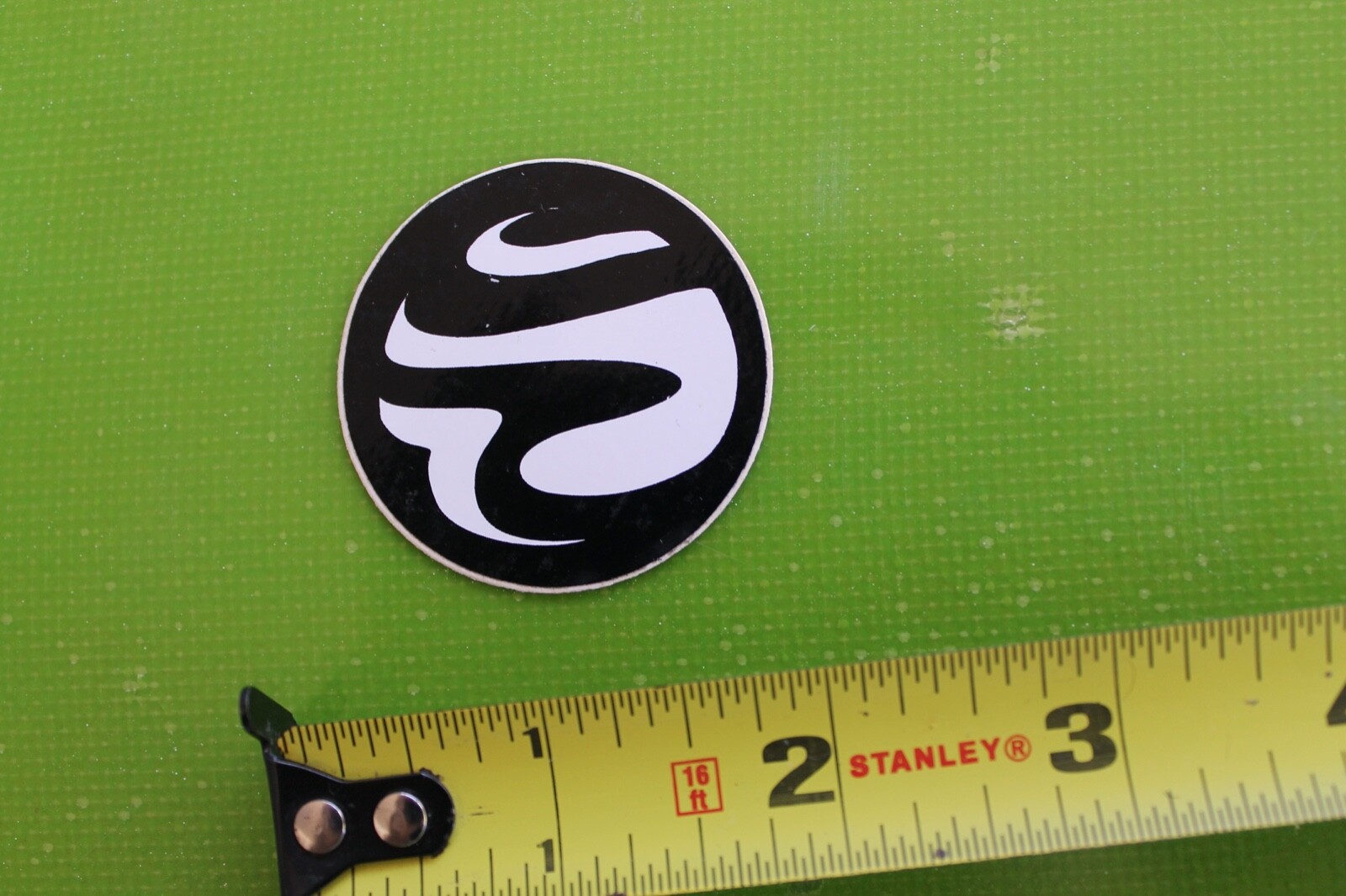 Beach Hip Hop Black White Circle Smoke Cannabis OG V27B Vintage Surfing STICKER