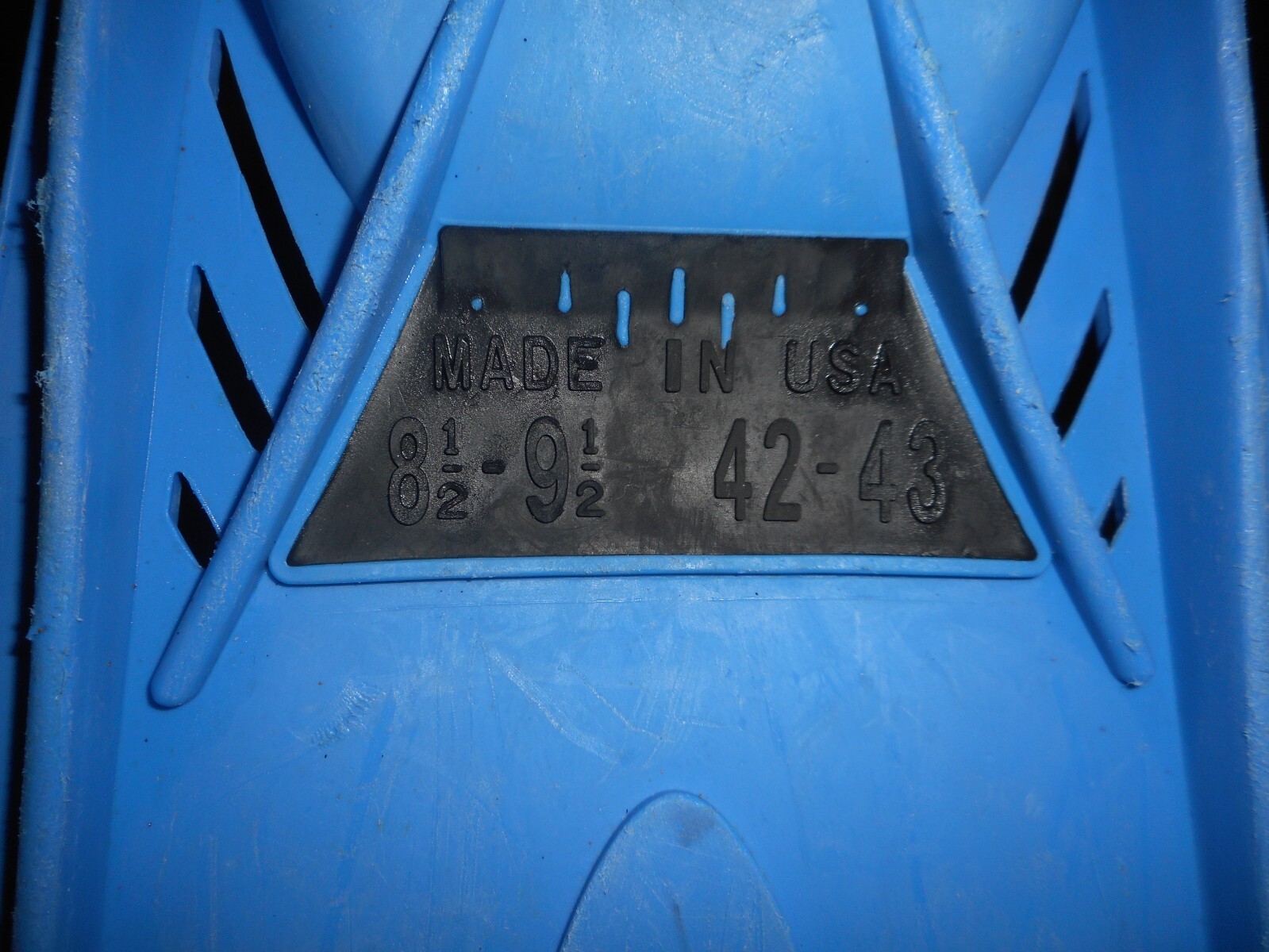 US Divers Fins Size 8 1/2 – 9 1/2 Blue Made In U.S.A.