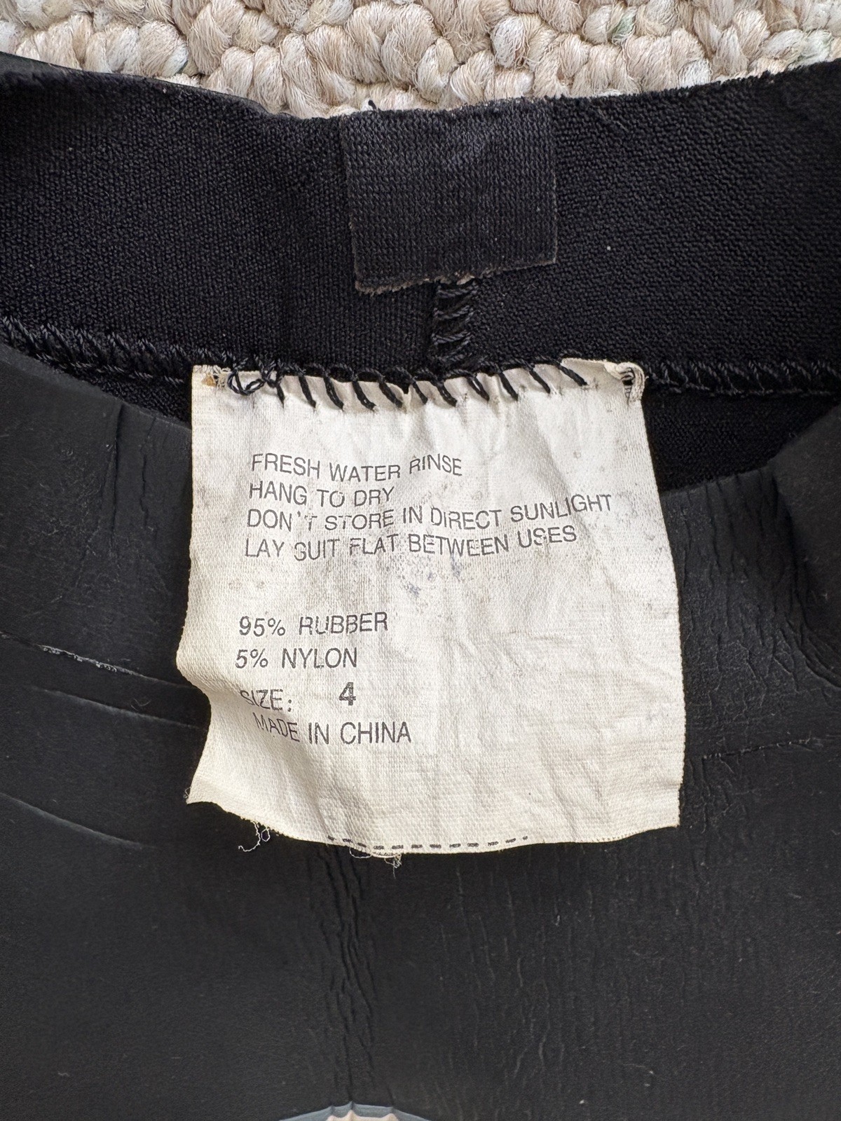 De Soto T1 Wetsuit Men’s Two Piece Black Top and Bib Pants – Size 4