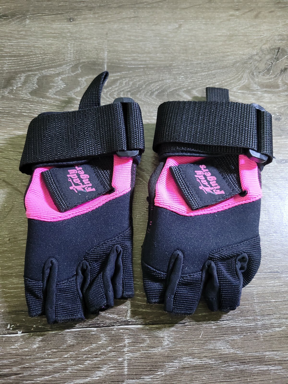 Gladiator Lady Fingers 3/4-Finger Waterski Gloves Women’s Black & Pink Small