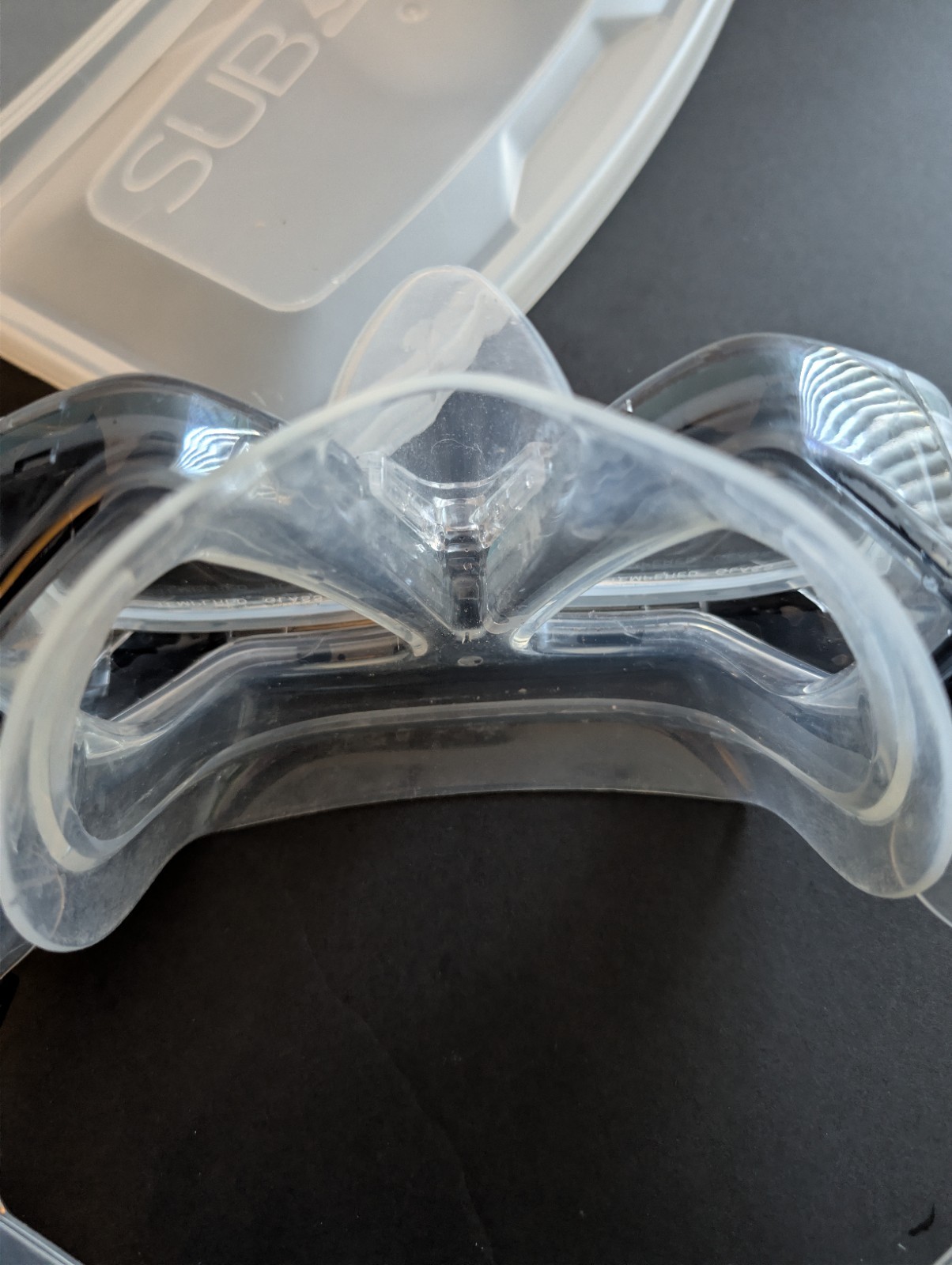 Cressi Sub Scuba Diving Mask, Tempered Glass Clear Silicone w/ Case Adjustable