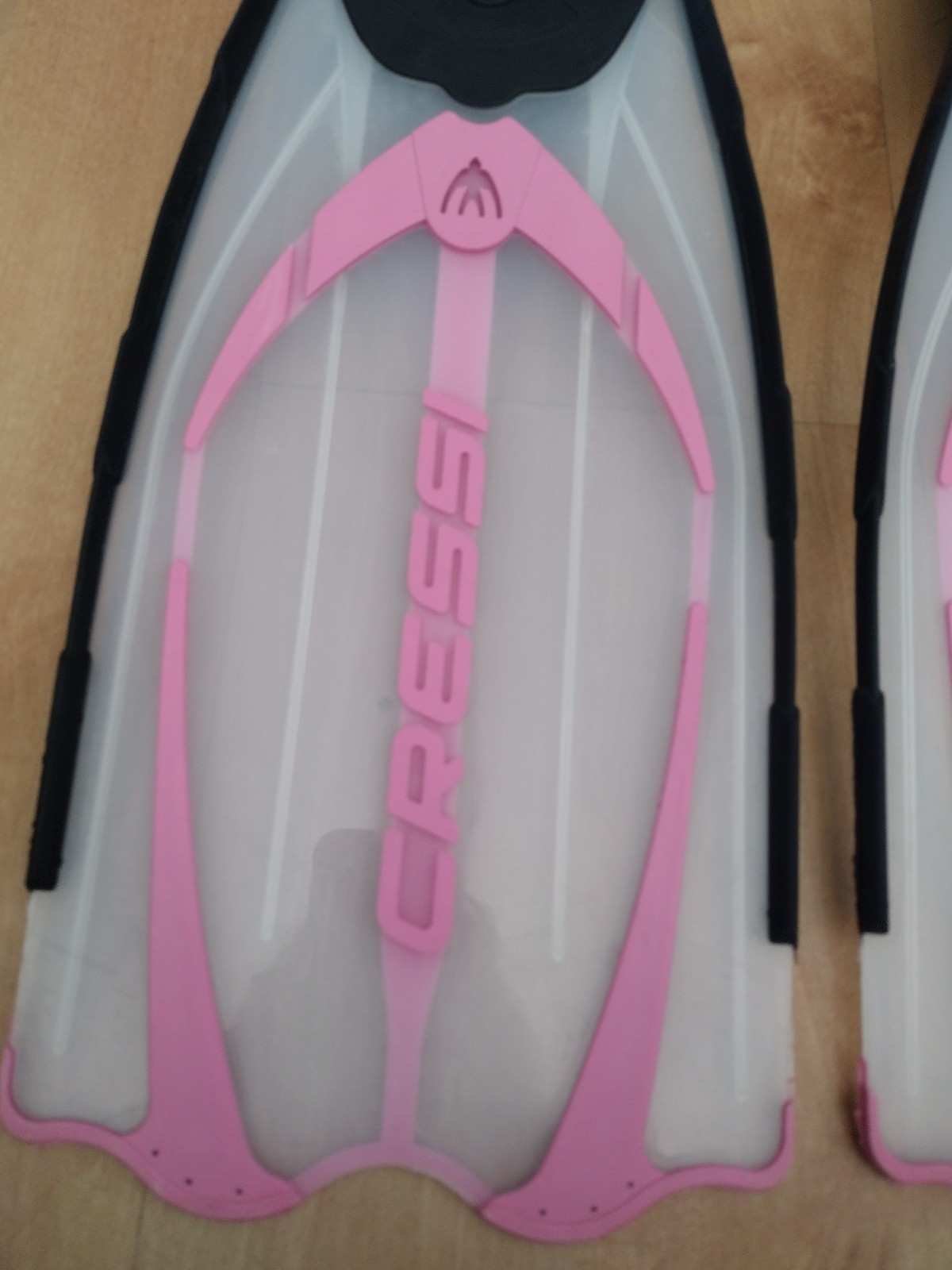 Cressi Pluma Full Foot Fins 5.5/6.5 39/40 Pink Clear Black With Mask and Snorkle