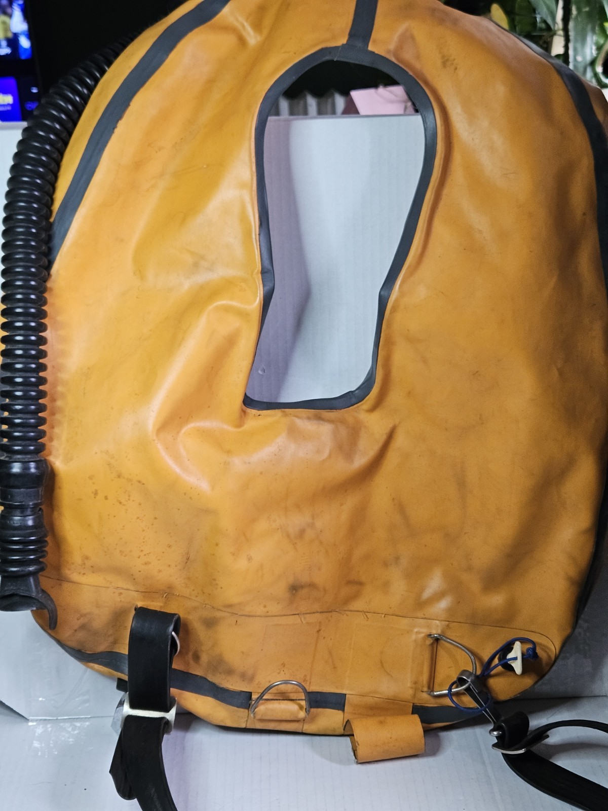 ​Vintage Nemrod Snark Silver Scuba BCD Horse Collar Vest – Orange/Black