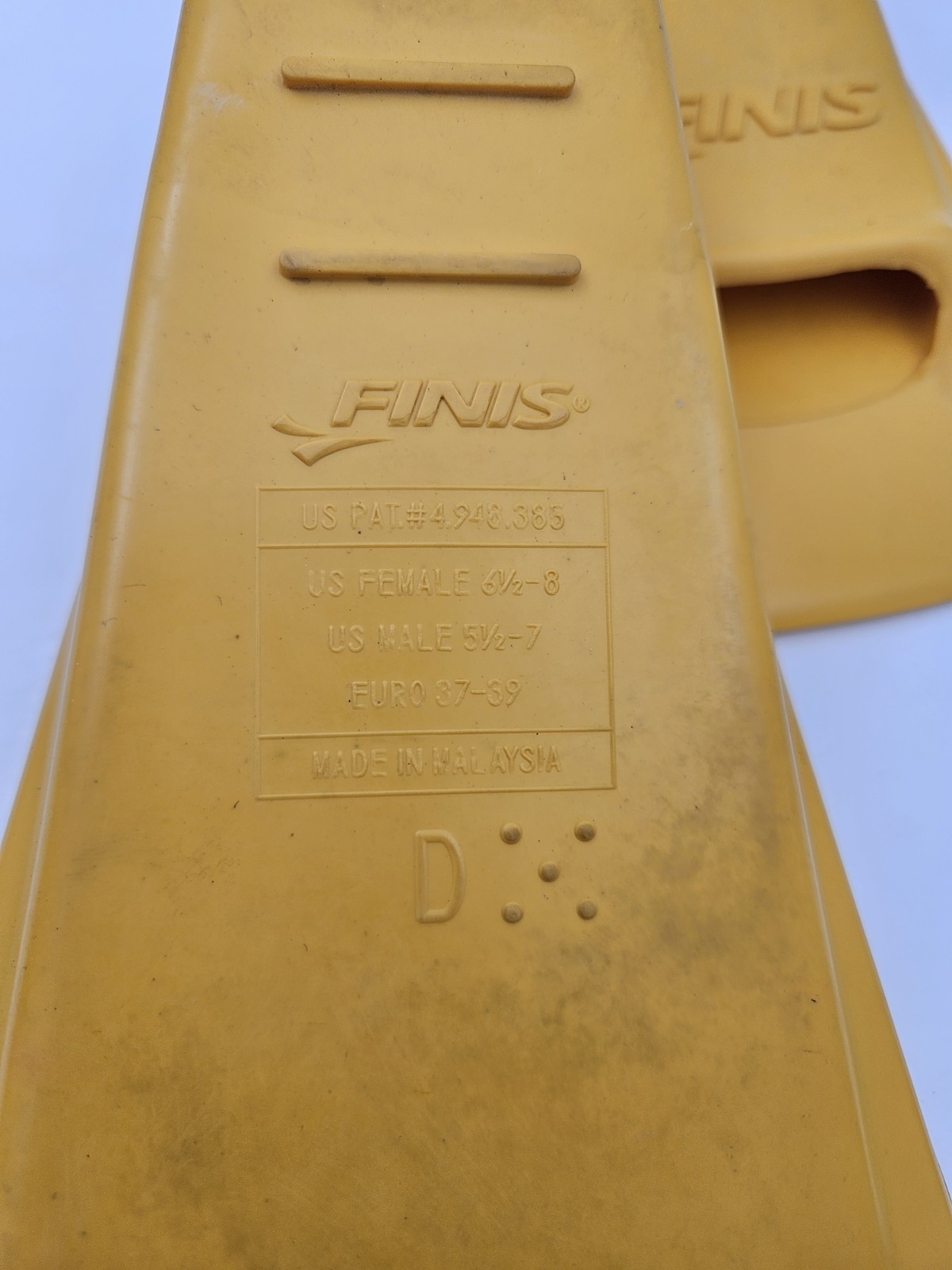Finis Zoomers Gold Short Blade Swimming Fins Size D Men’s 5.5-7 Women’s 6.5-8